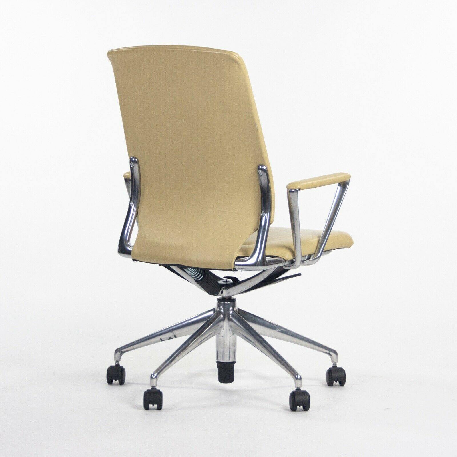 Meda Chair