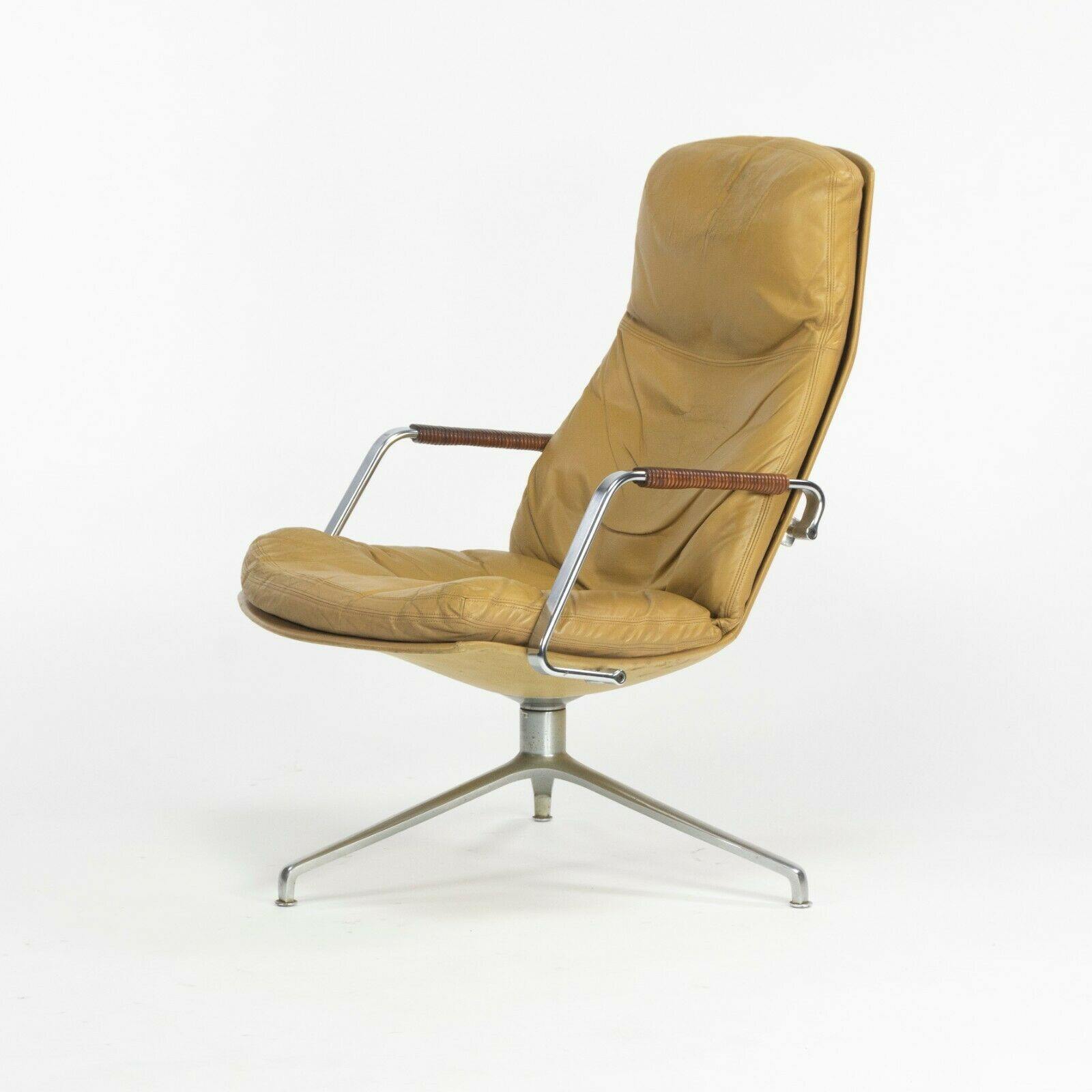 FK86 Lounge Chair