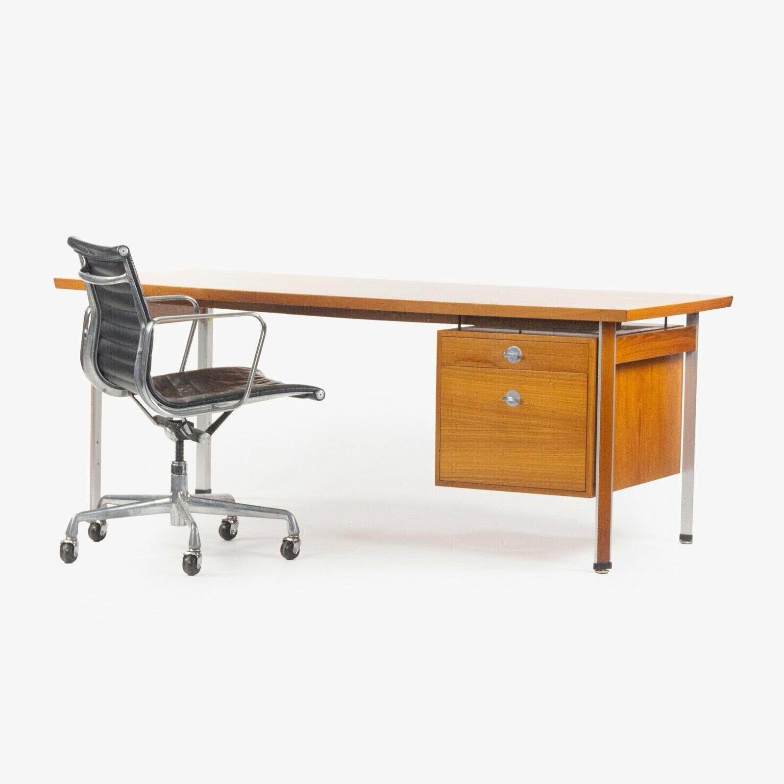 Model 963 Desk