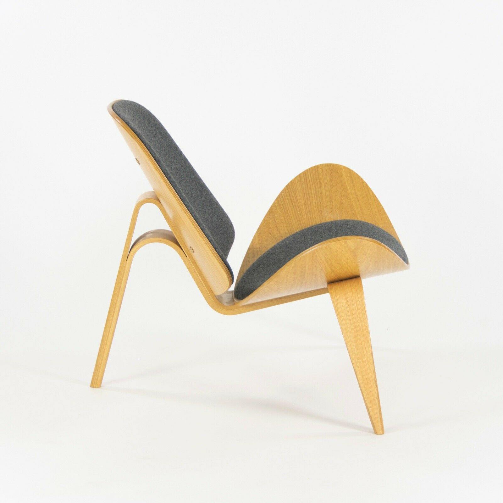 CH07 Lounge Chairs