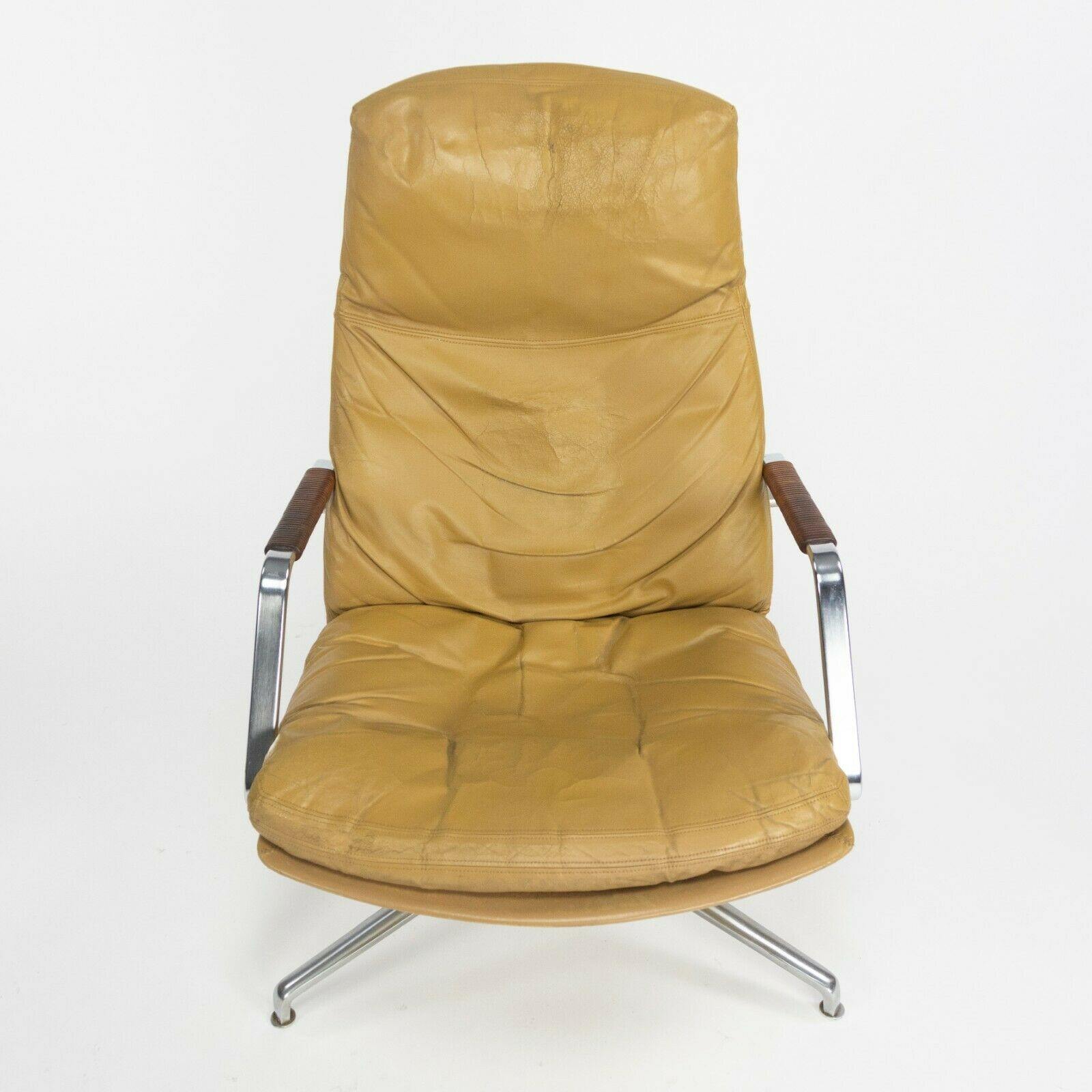 FK86 Lounge Chair