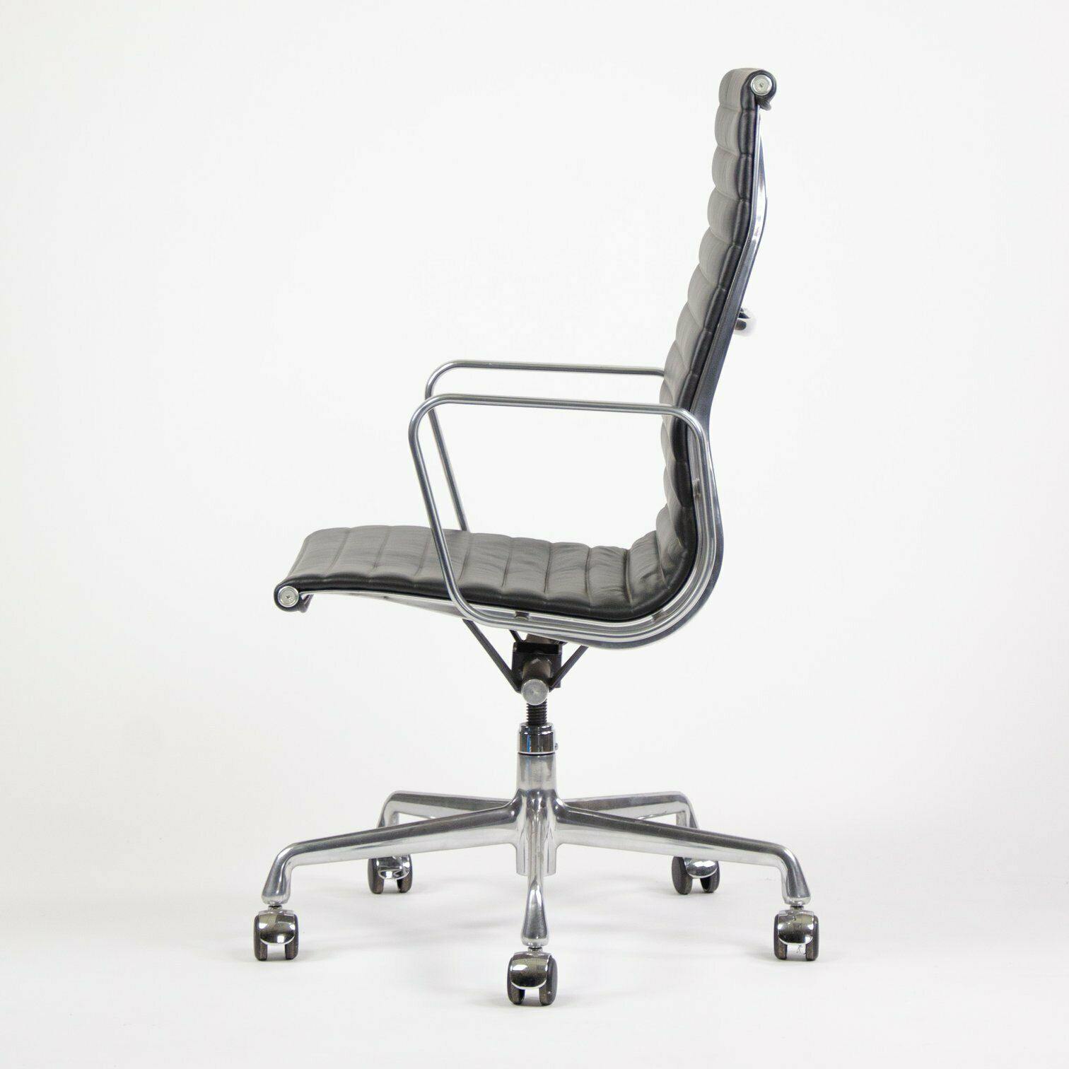Aluminum Executive Chair