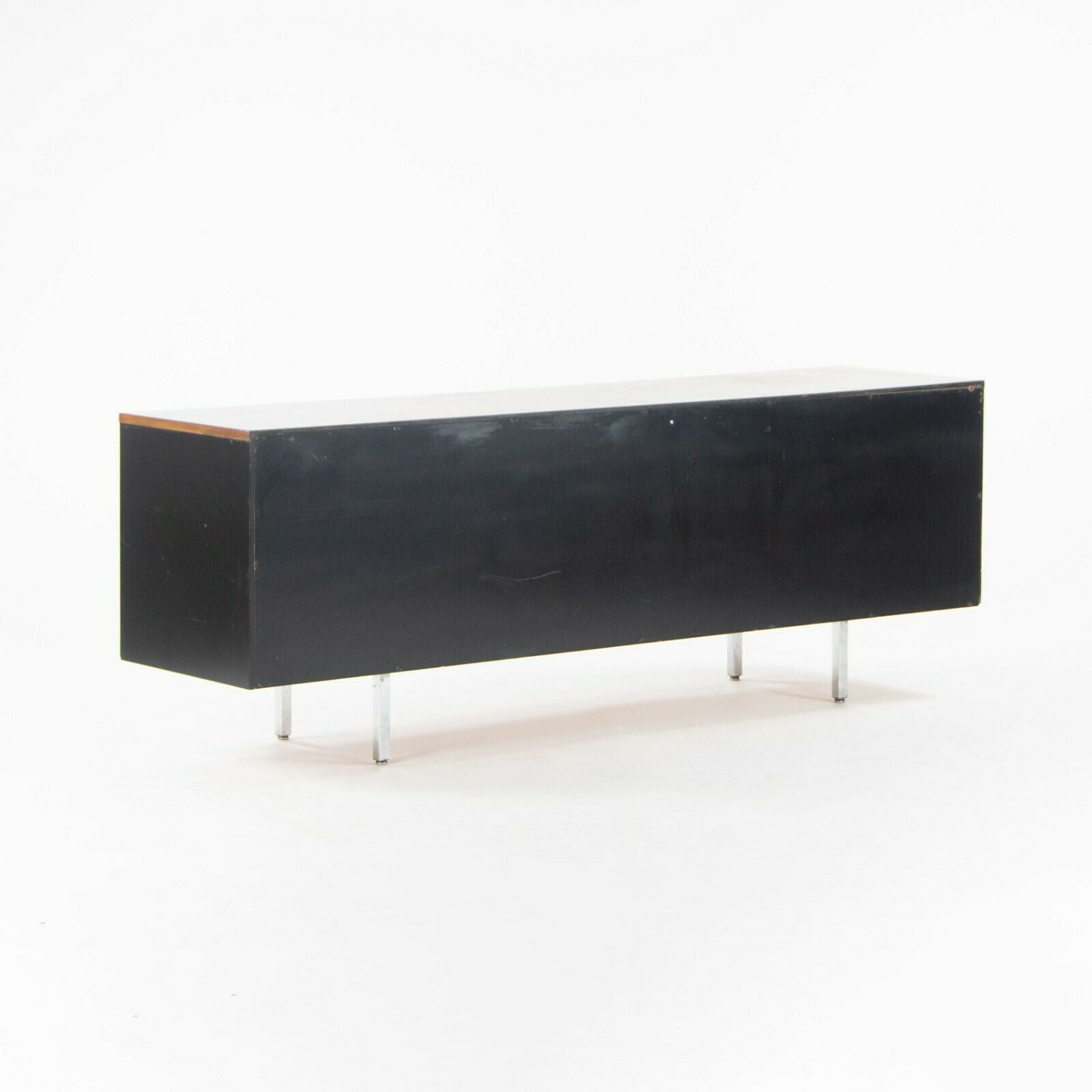 8000 Series EOG Credenza