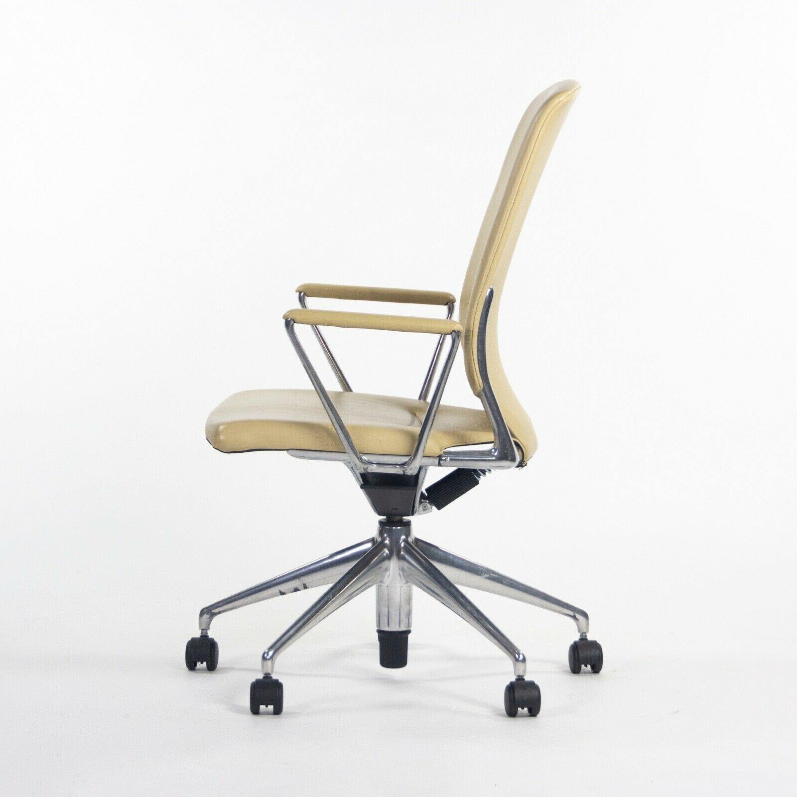 Meda Chair