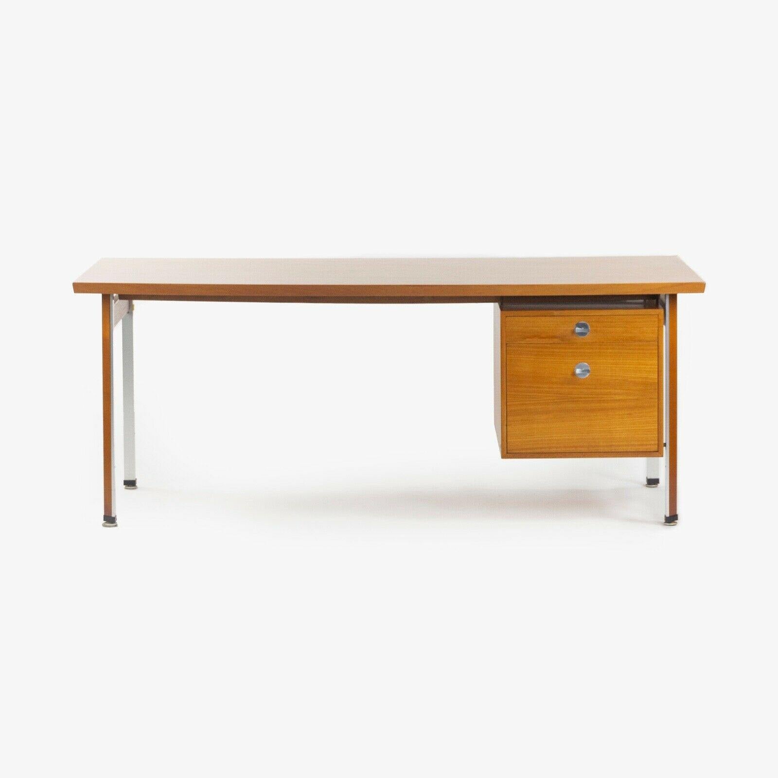 Model 963 Desk