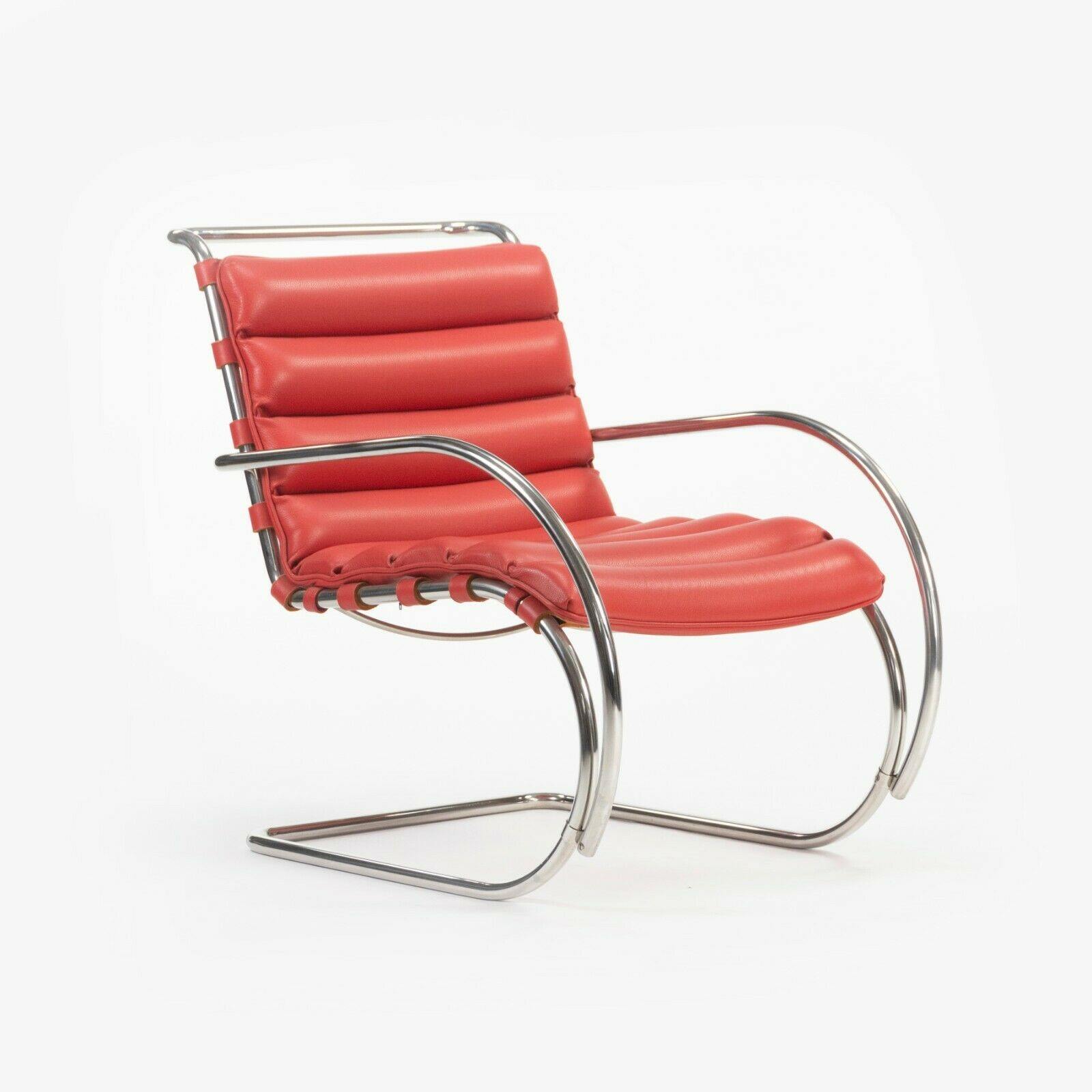 MR EO7M Lounge Chairs