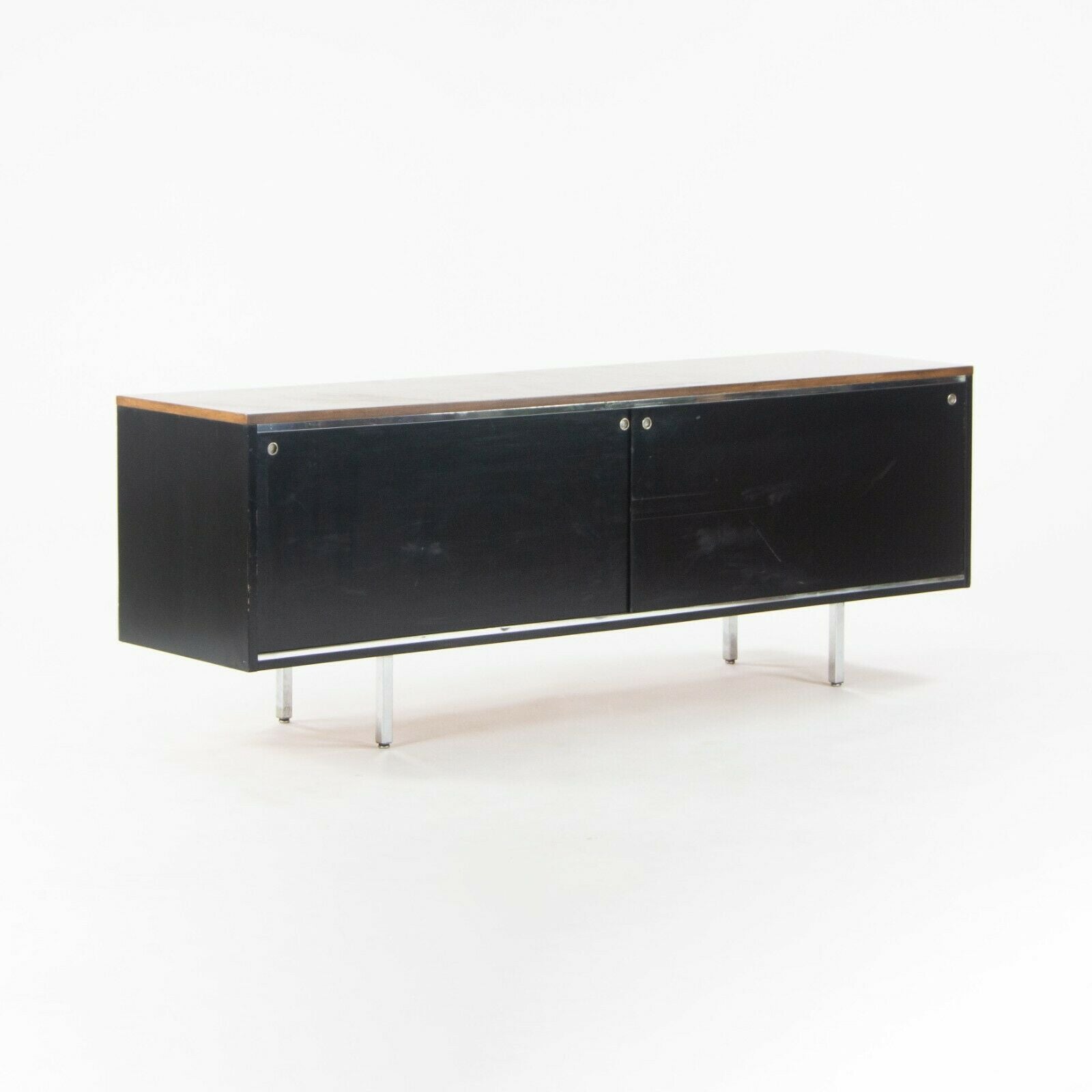 8000 Series EOG Credenza