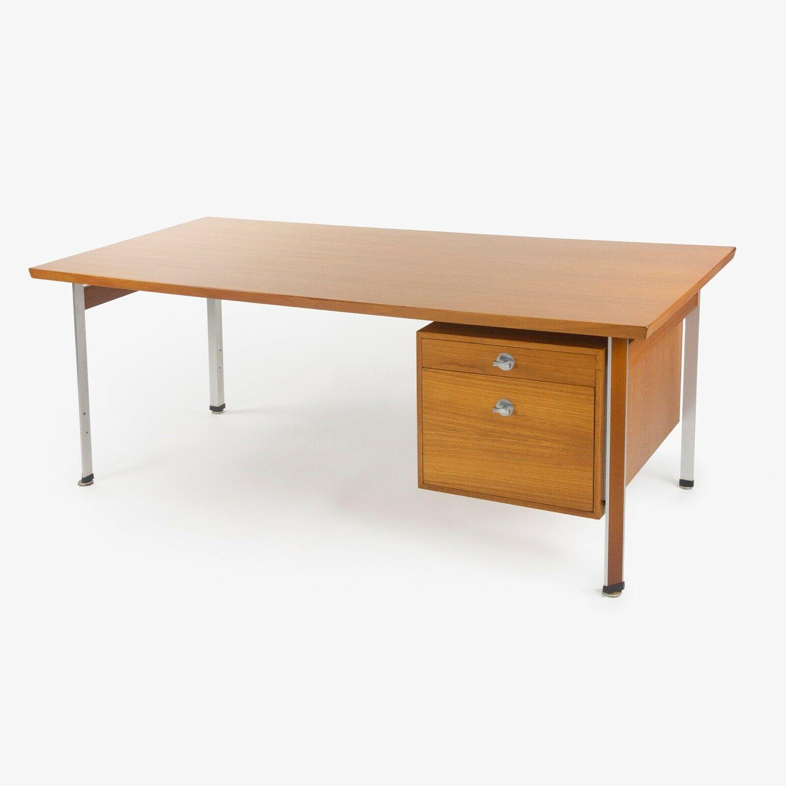 Model 963 Desk