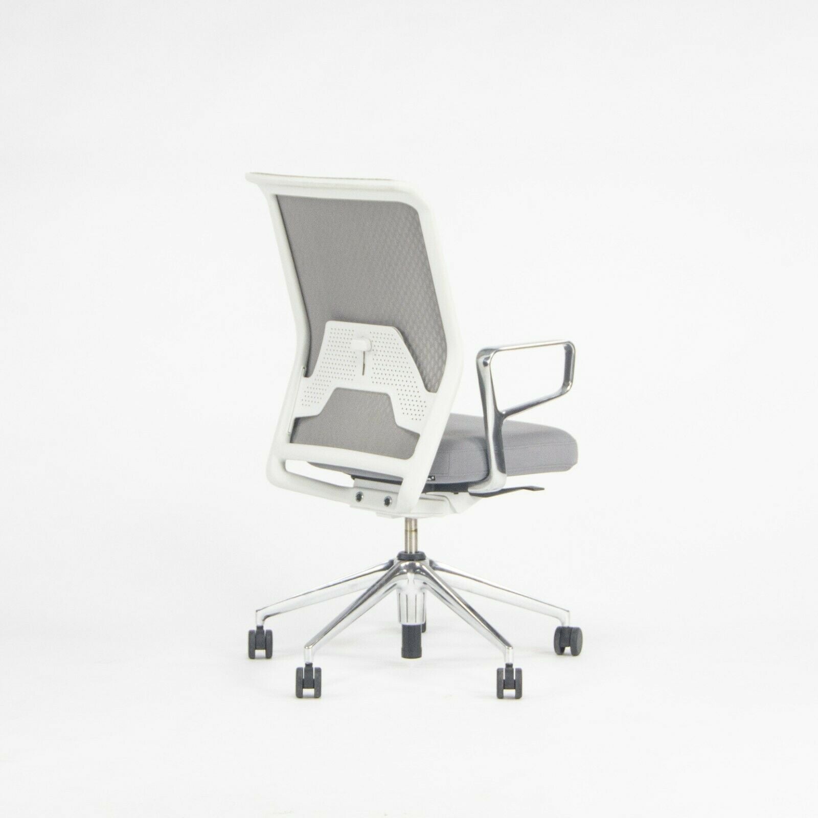 ID Mesh Chairs