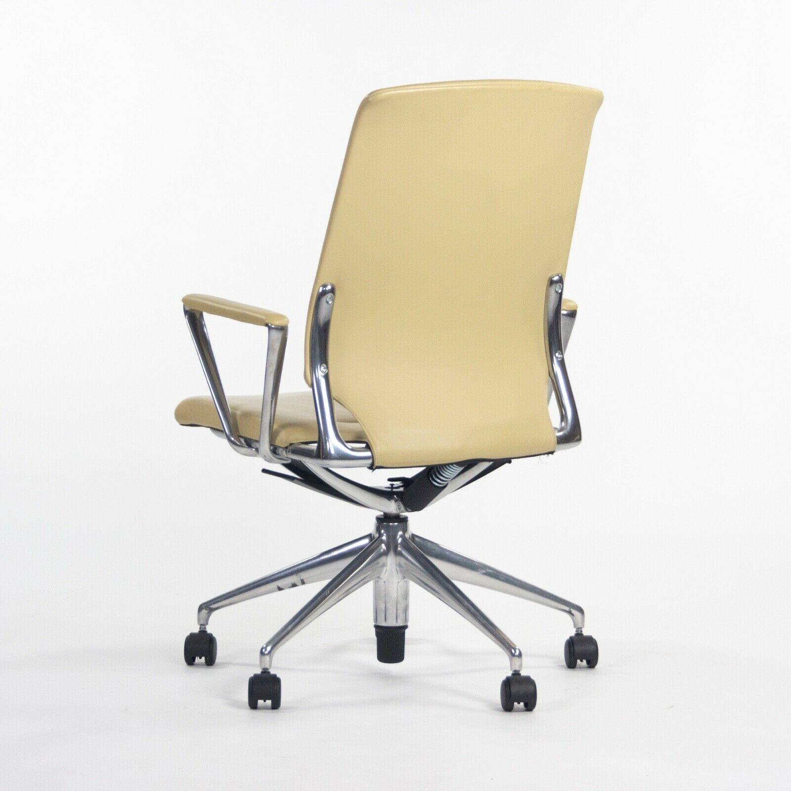 Meda Chair