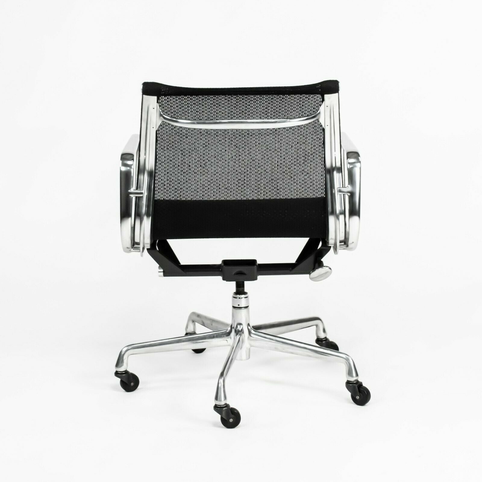 Eames Aluminum Management Chair