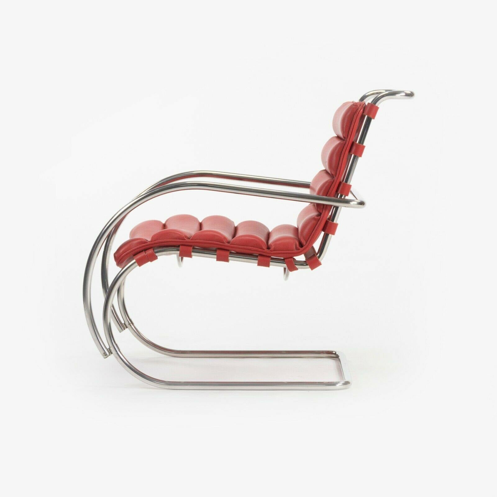 MR EO7M Lounge Chairs