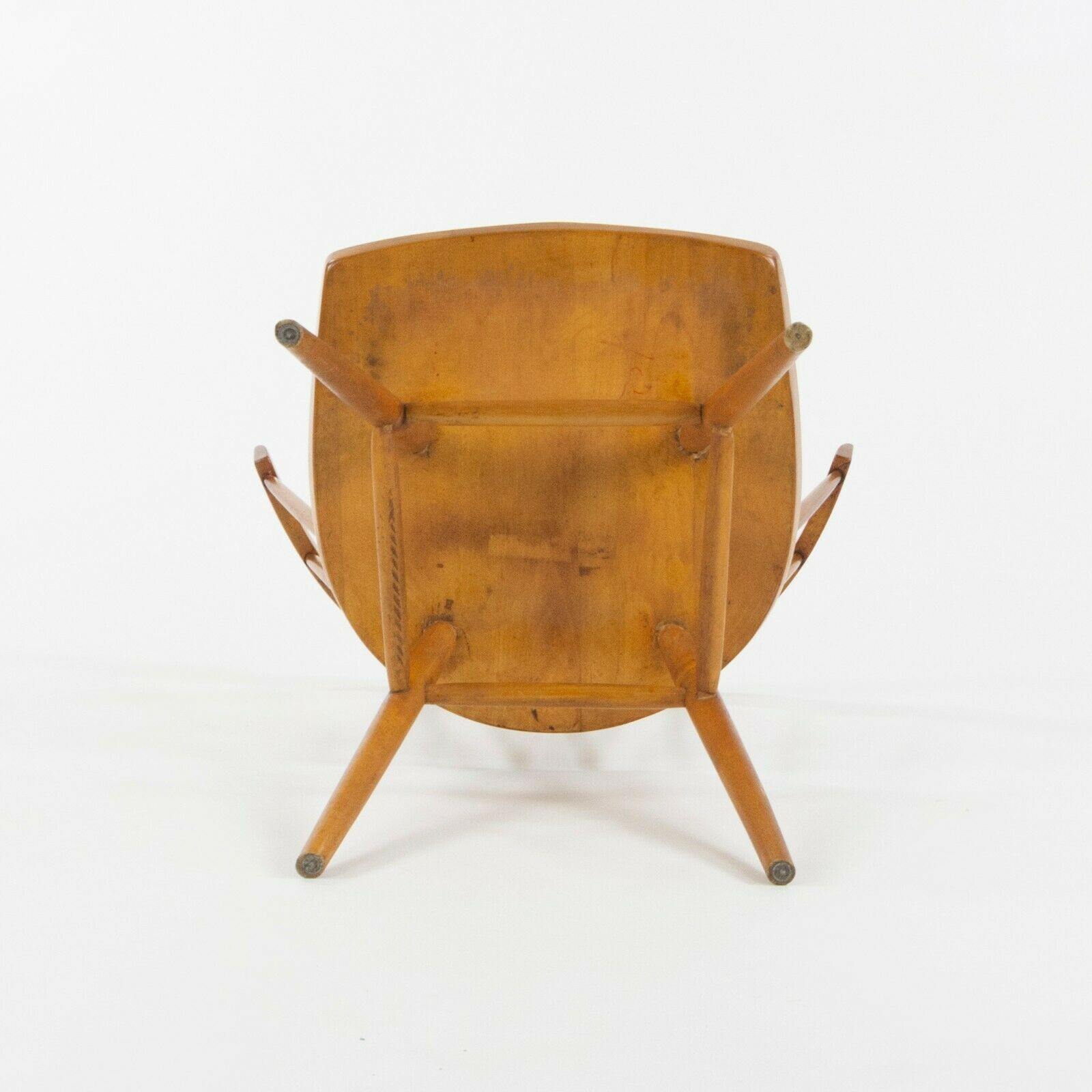N19 Straight Chairs