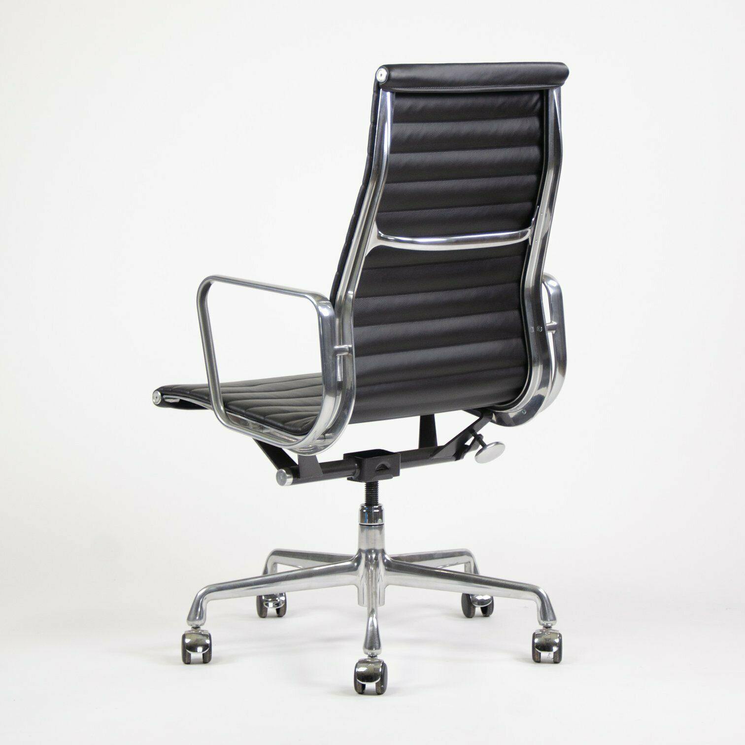 Aluminum Executive Chair