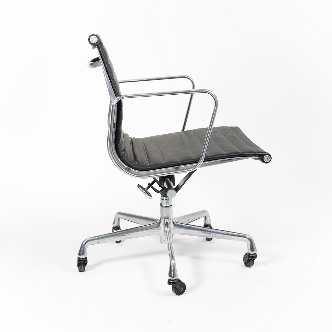 Eames Aluminum Group Management Desk Chair