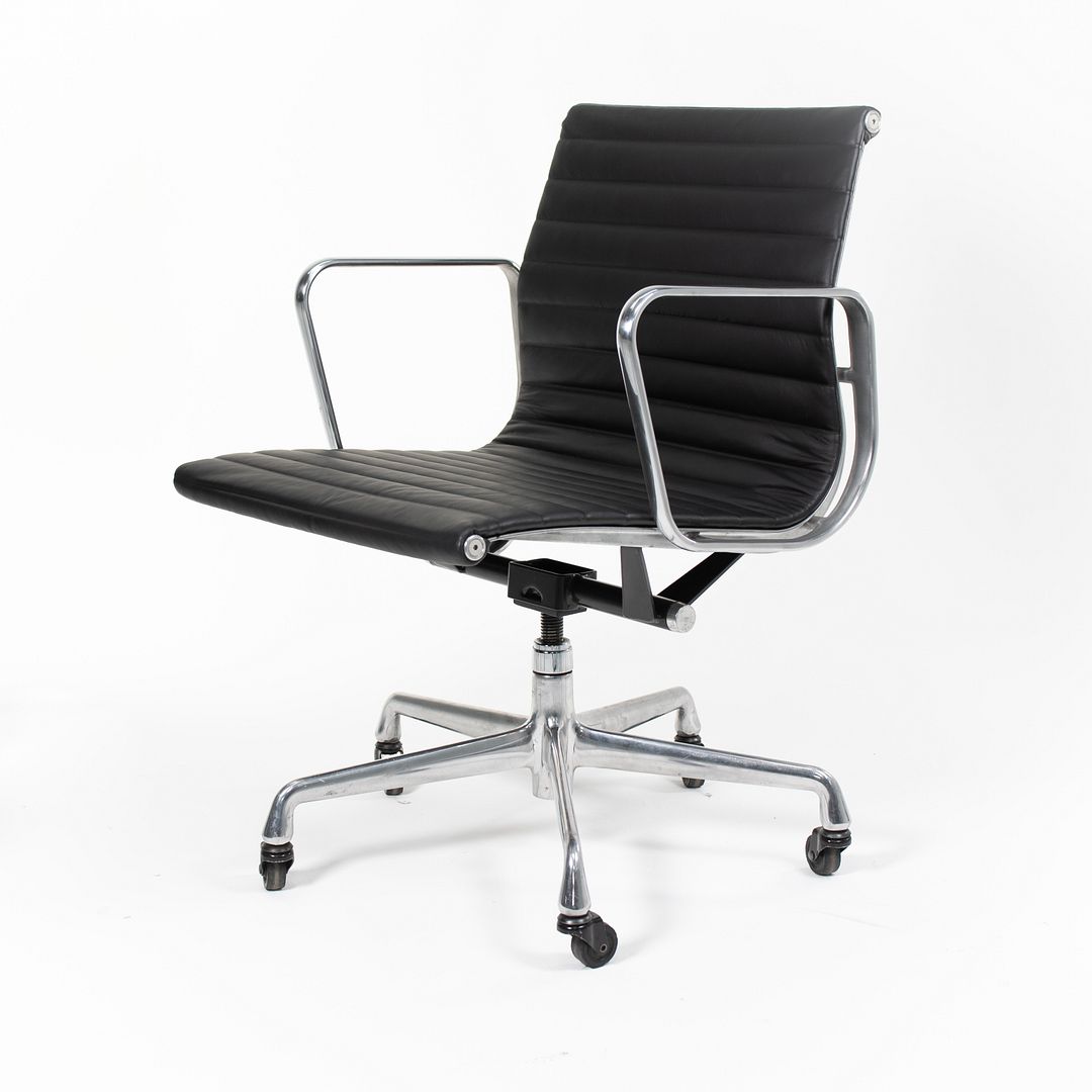 Eames Aluminum Group Management Desk Chair