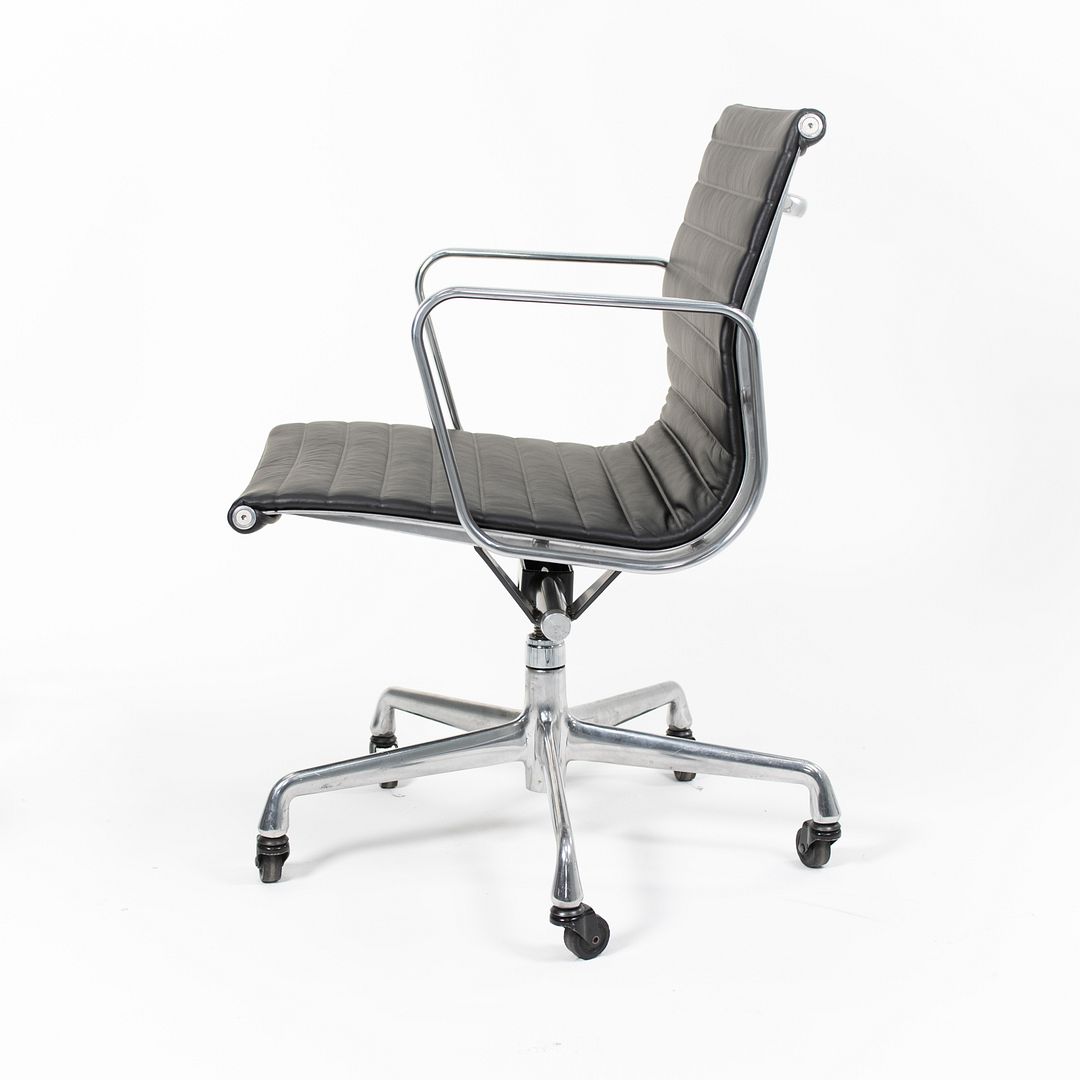 Eames Aluminum Group Management Desk Chair