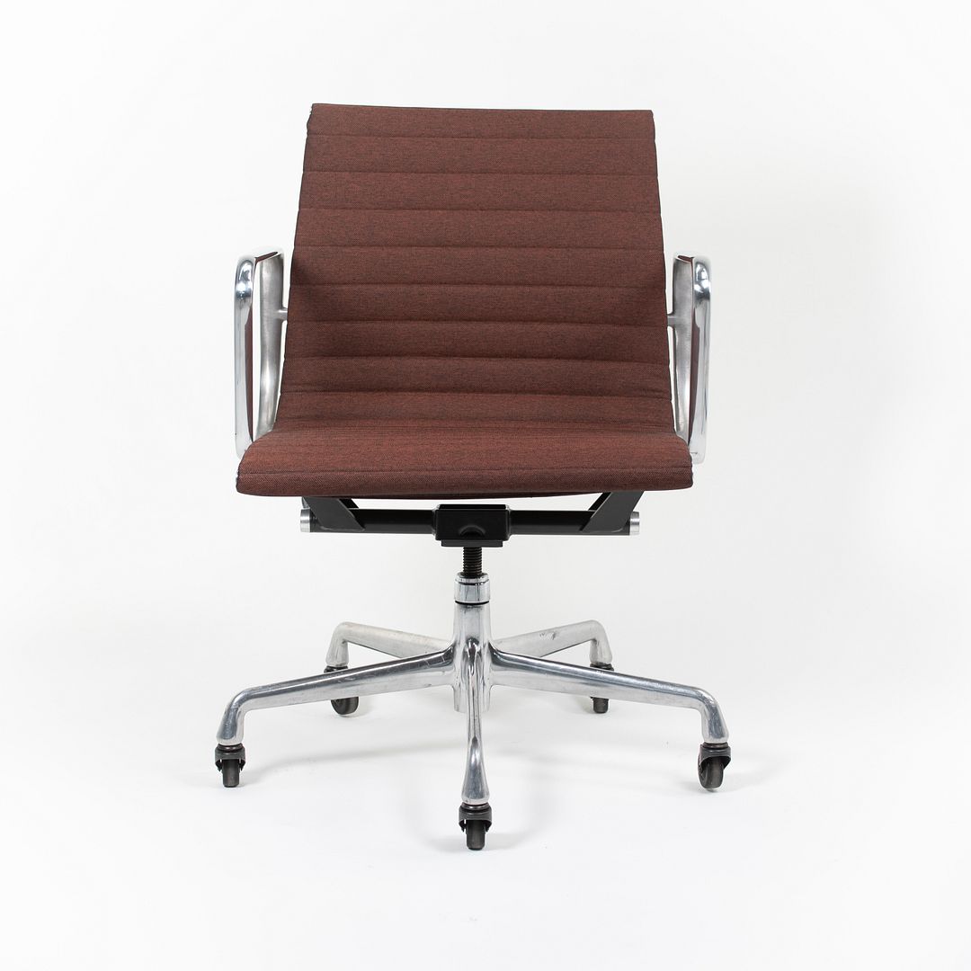 Eames Aluminum Group Management Chair