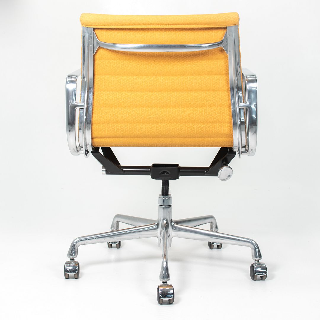 Eames Aluminum Group Management Chair