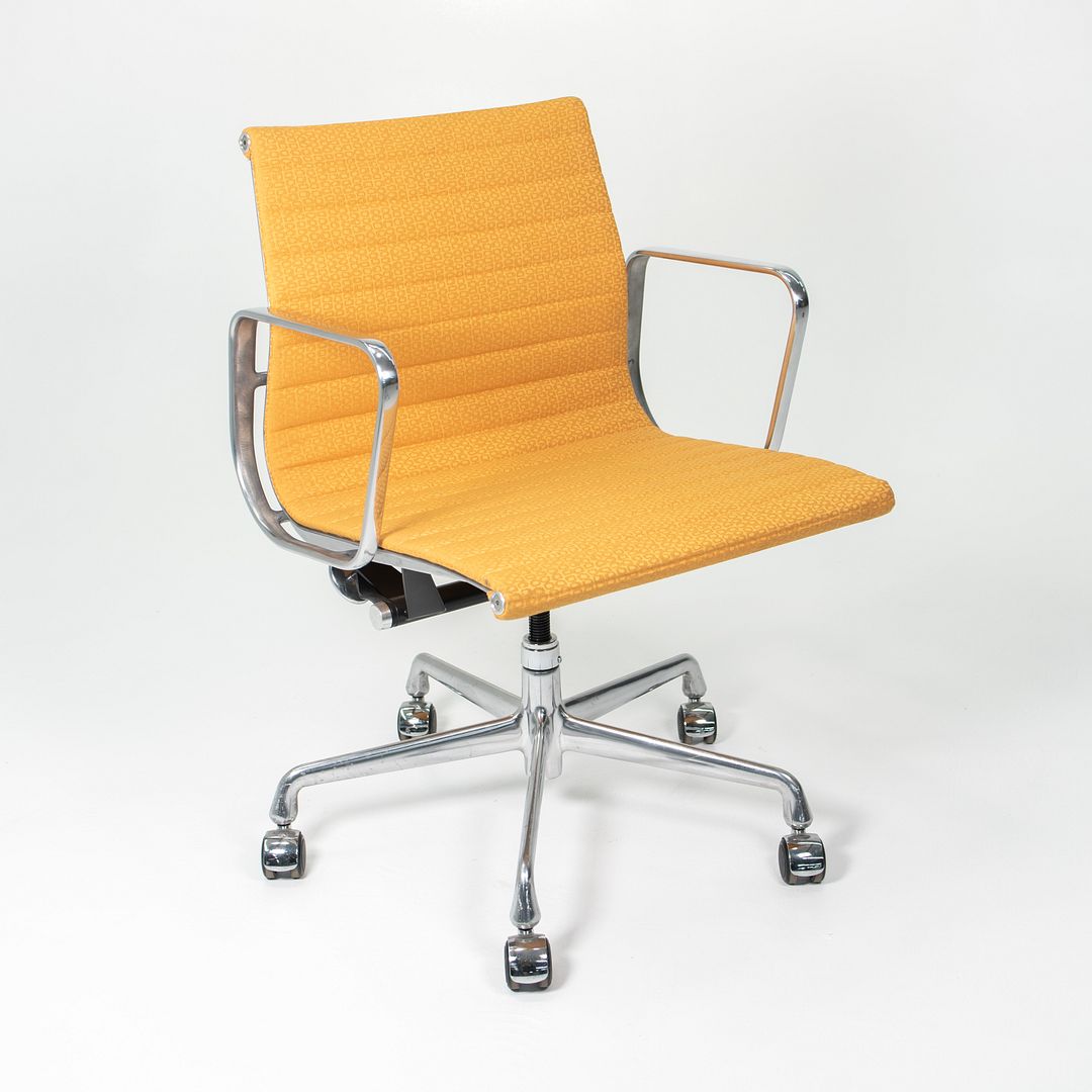 Eames Aluminum Group Management Chair