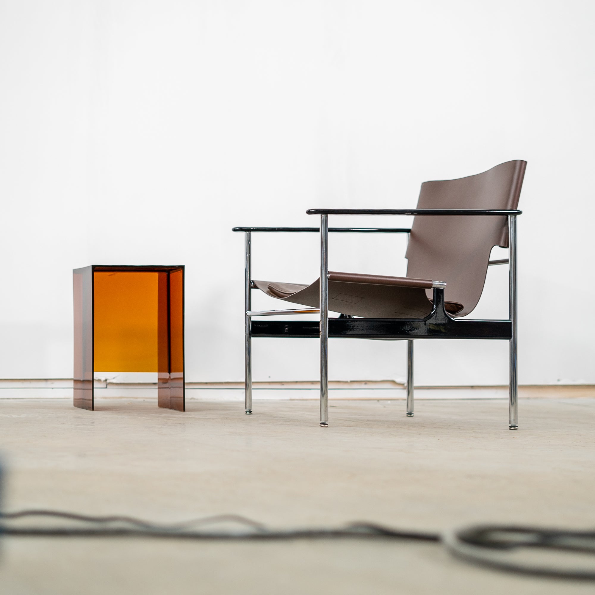 Max-Beam Side Table