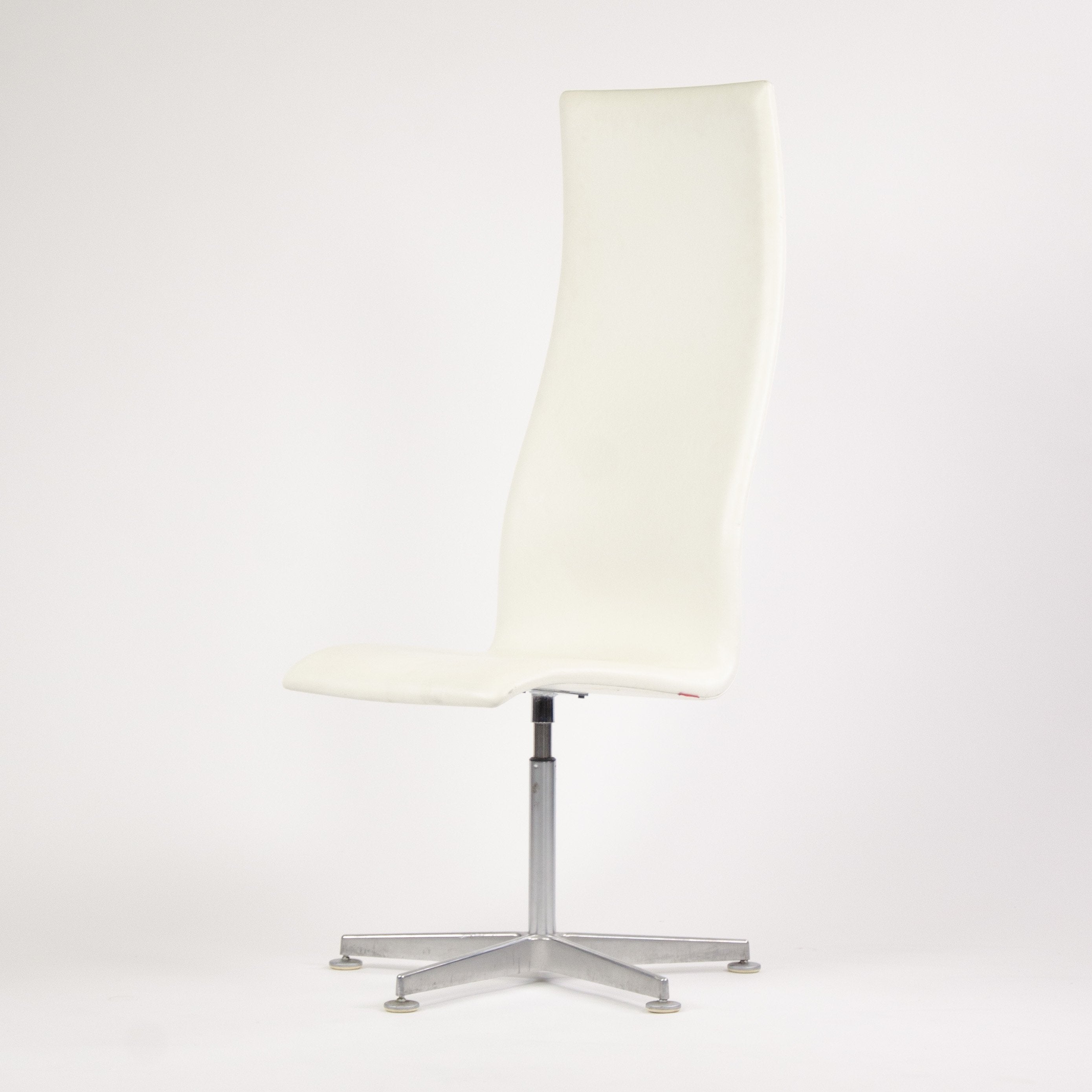Fritz Hansen Arne Jacobsen Tall Oxford Chair White Leather