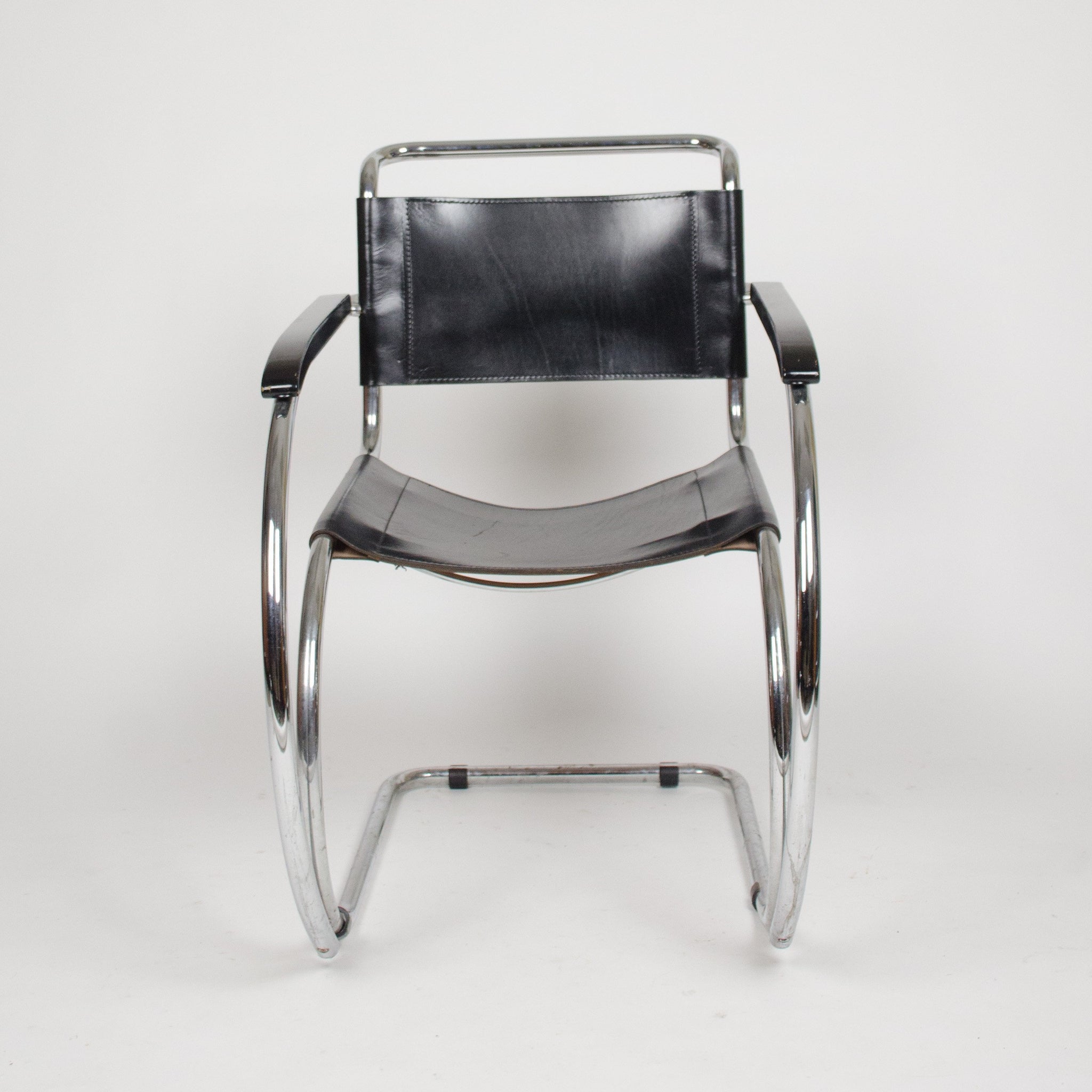 MR20 Cantilever Chairs