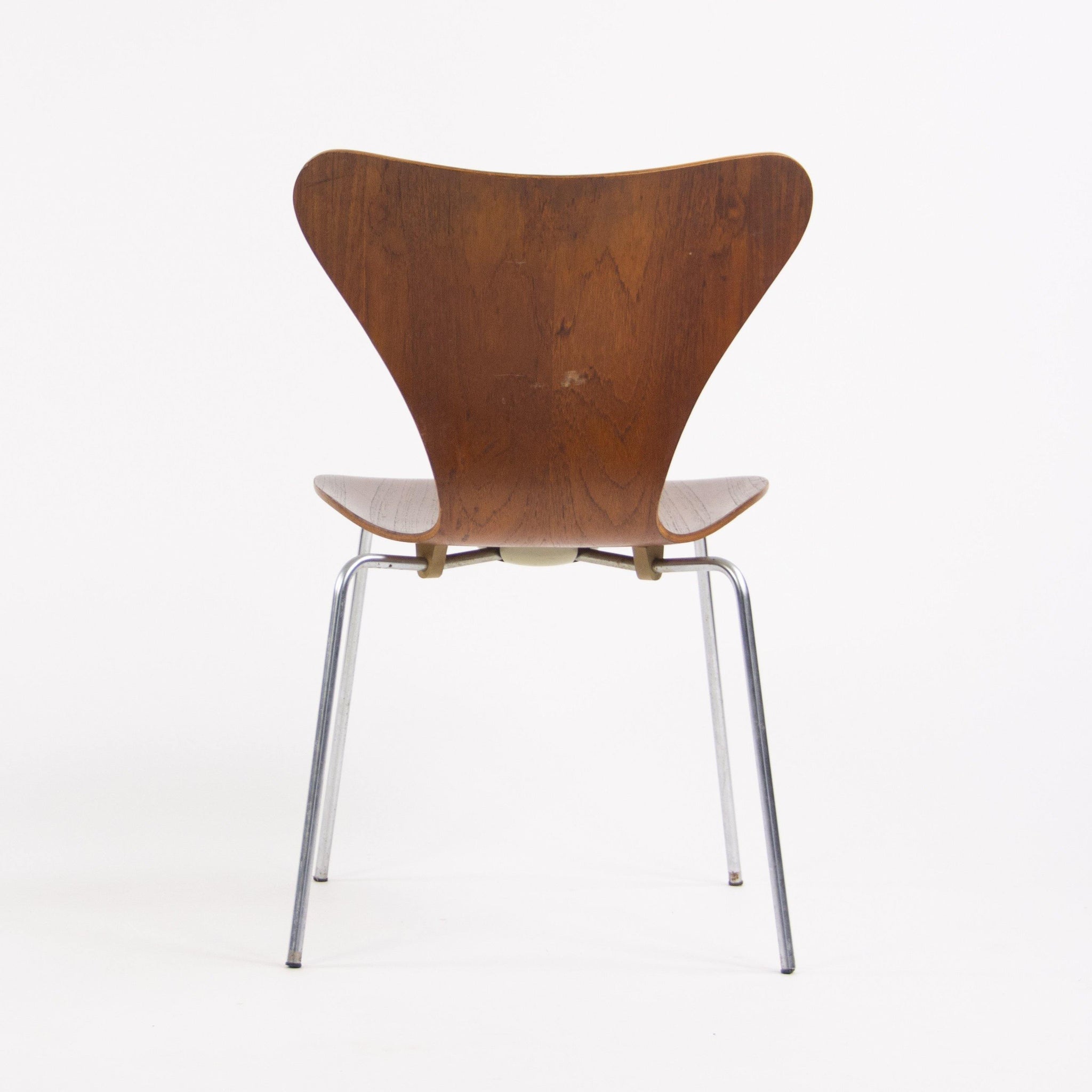 1955_Serie 7 swing by Arne Jacobsen for Louis Vuitton