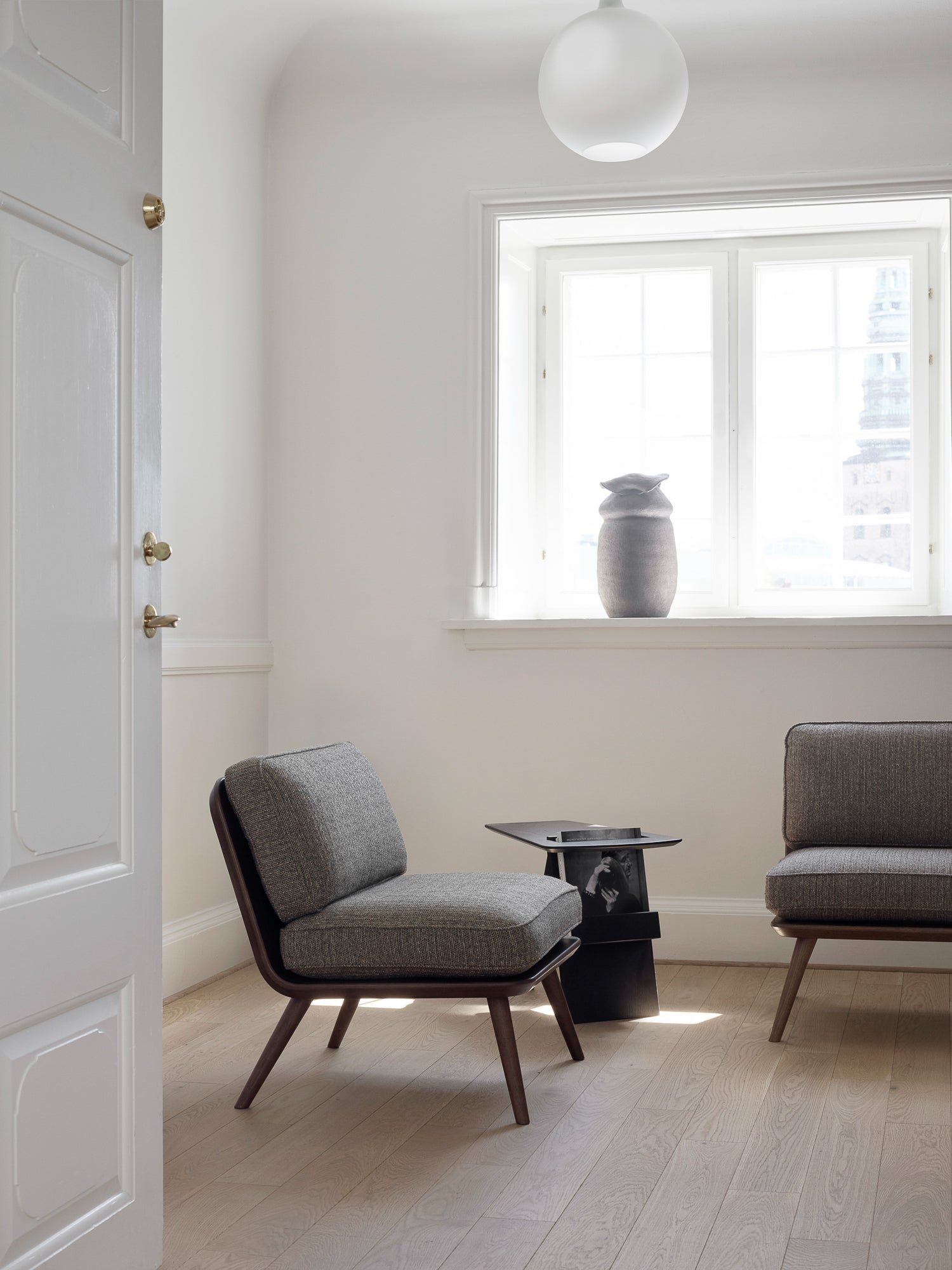 Spine Lounge Chair