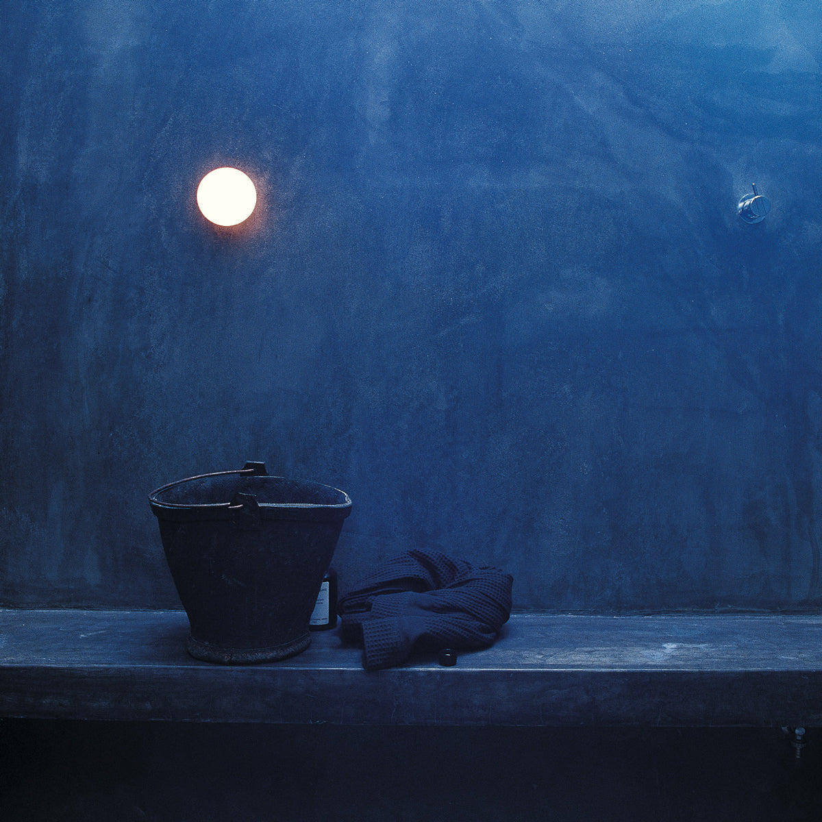 Glo-Ball Ceiling and Wall Lamp