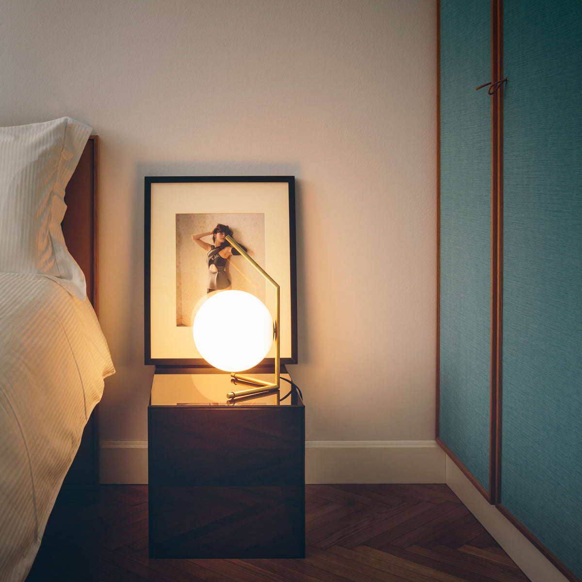 IC Table Lamp
