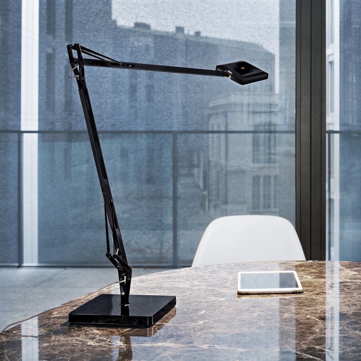 Kelvin Edge Table Lamp
