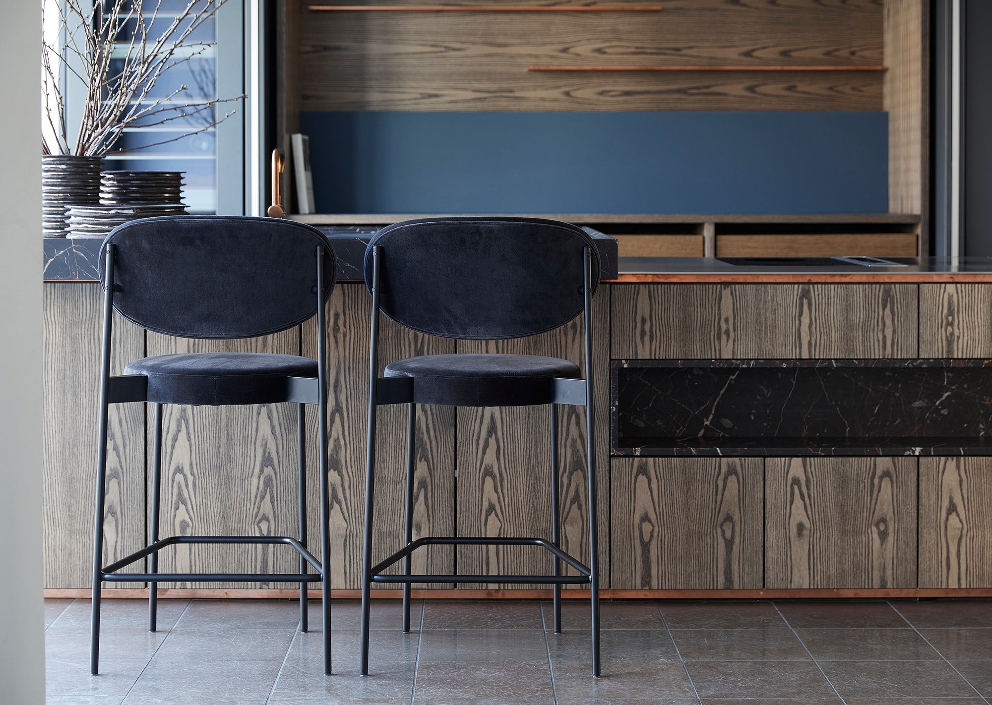 Series 430 Counter and Bar Stool