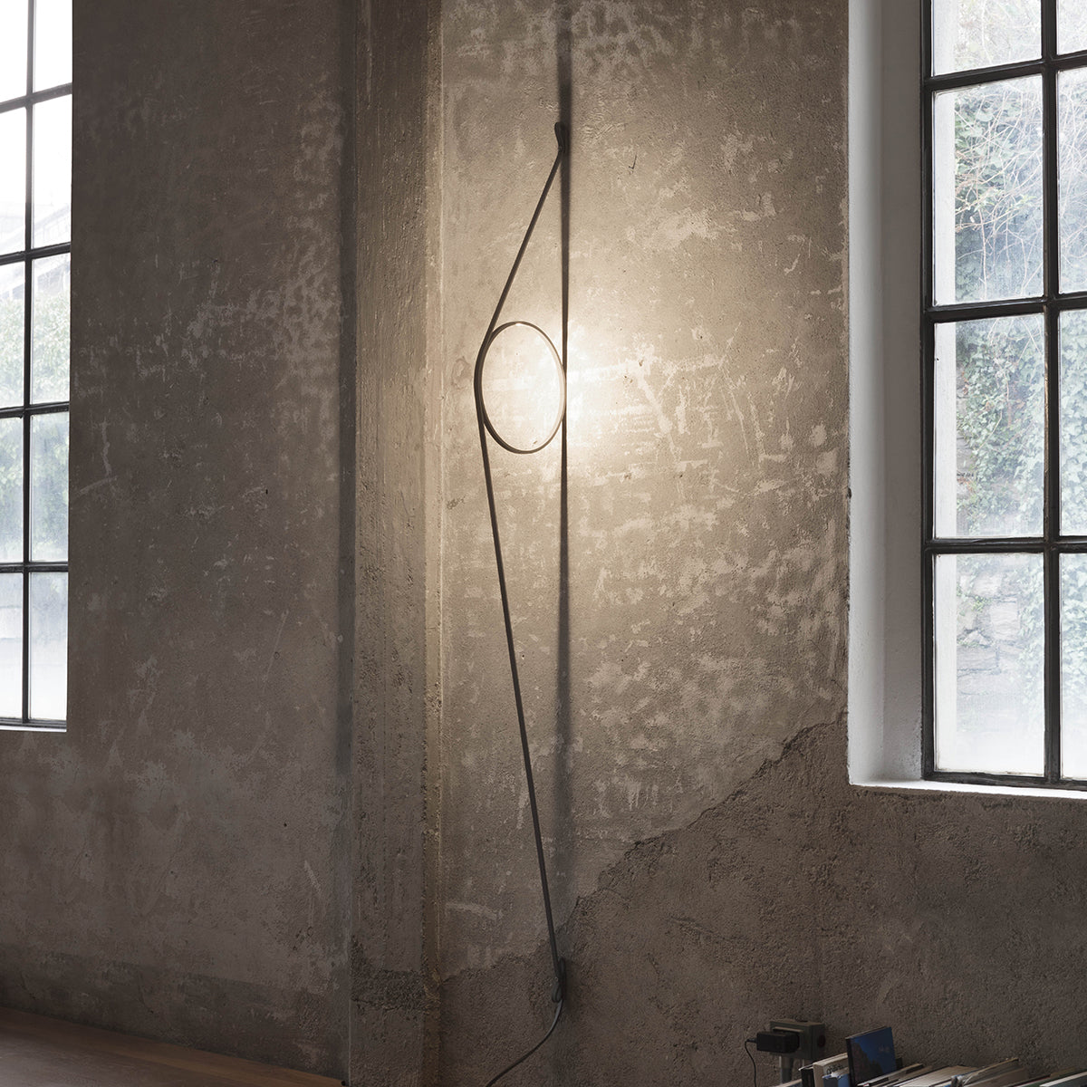 WireRing Wall Lamp