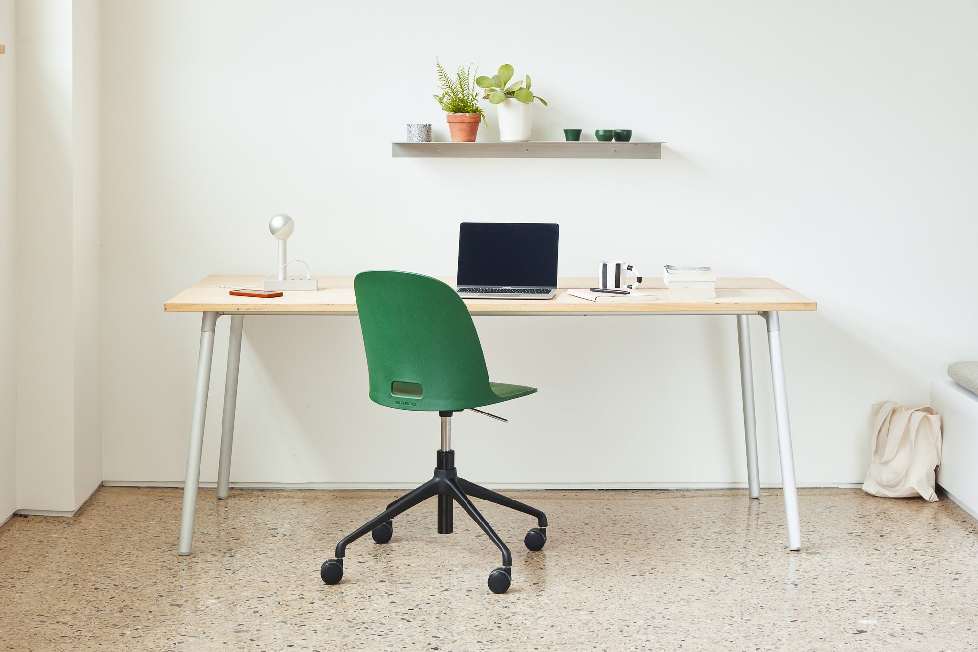 Alfi Work Swivel Chair with Casters