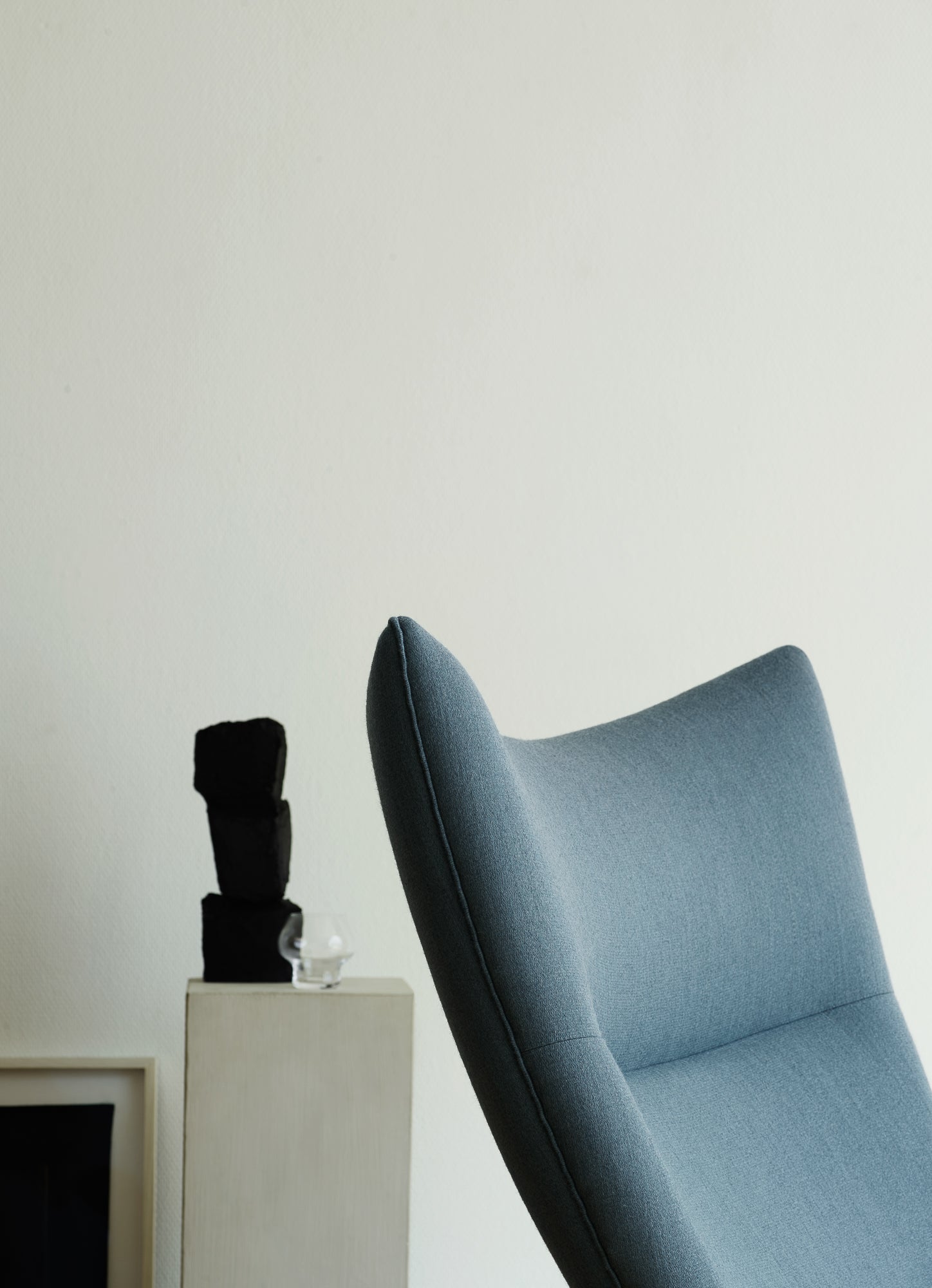 CH445 Wing Chair