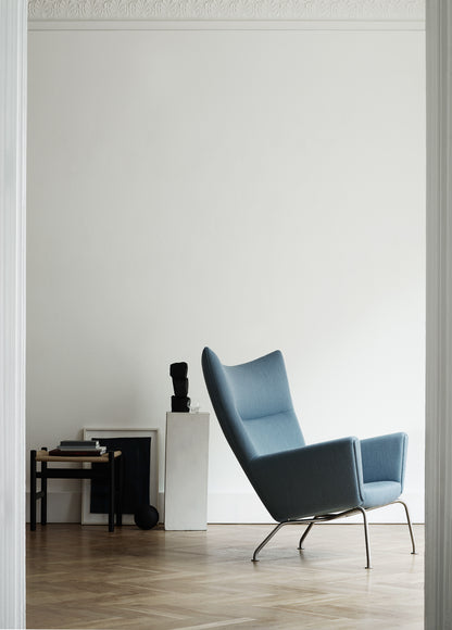 CH445 Wing Chair
