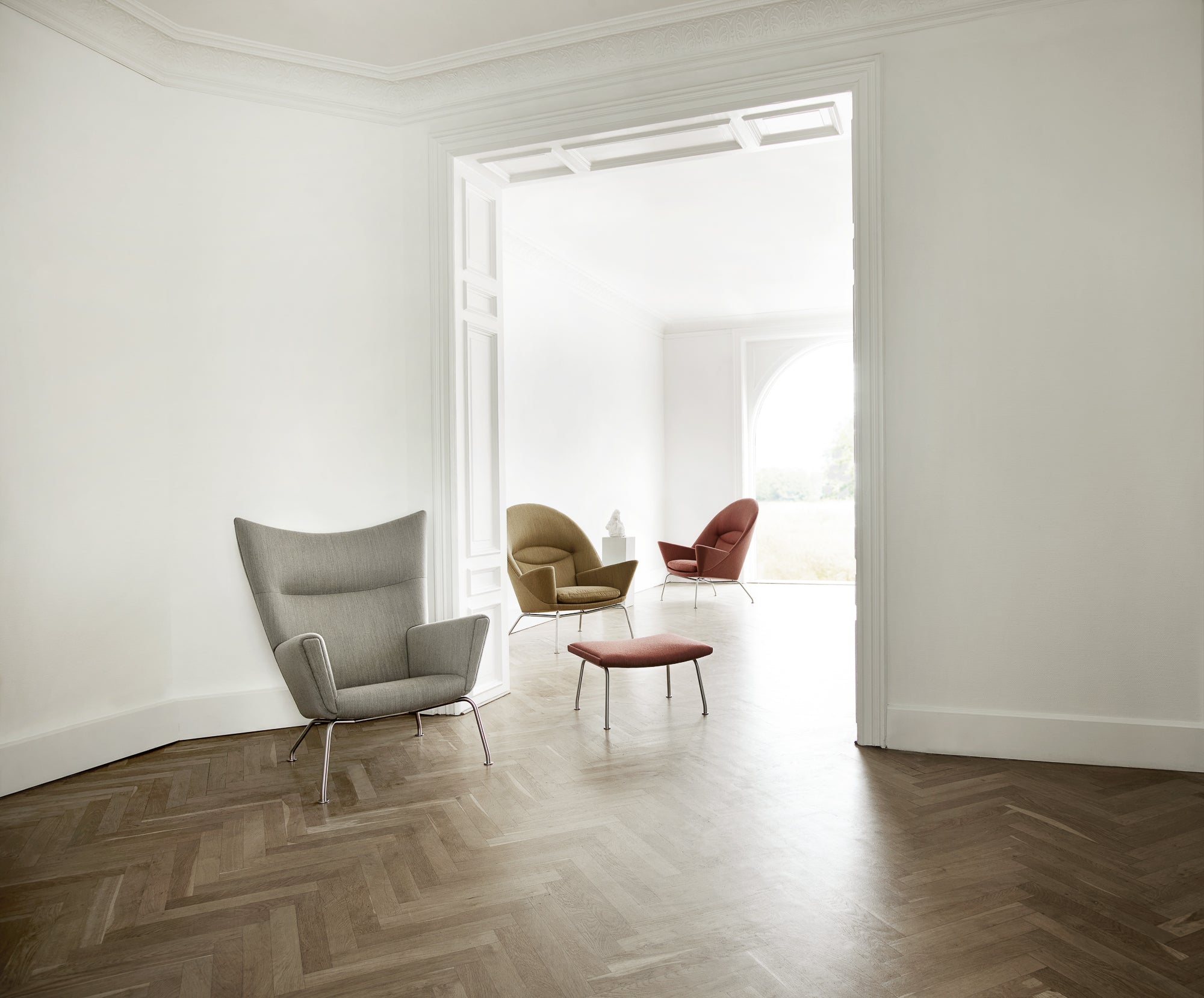 CH445 Wing Chair