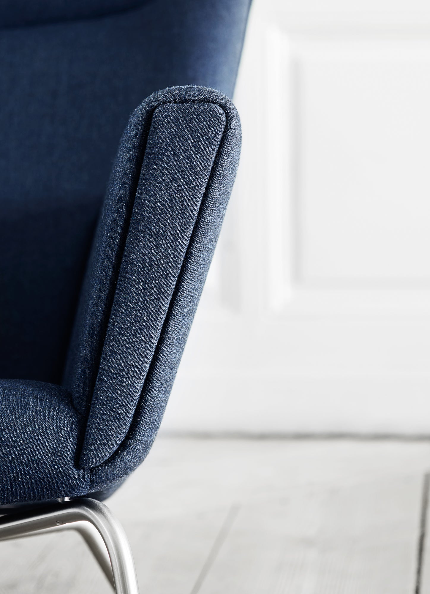 CH445 Wing Chair