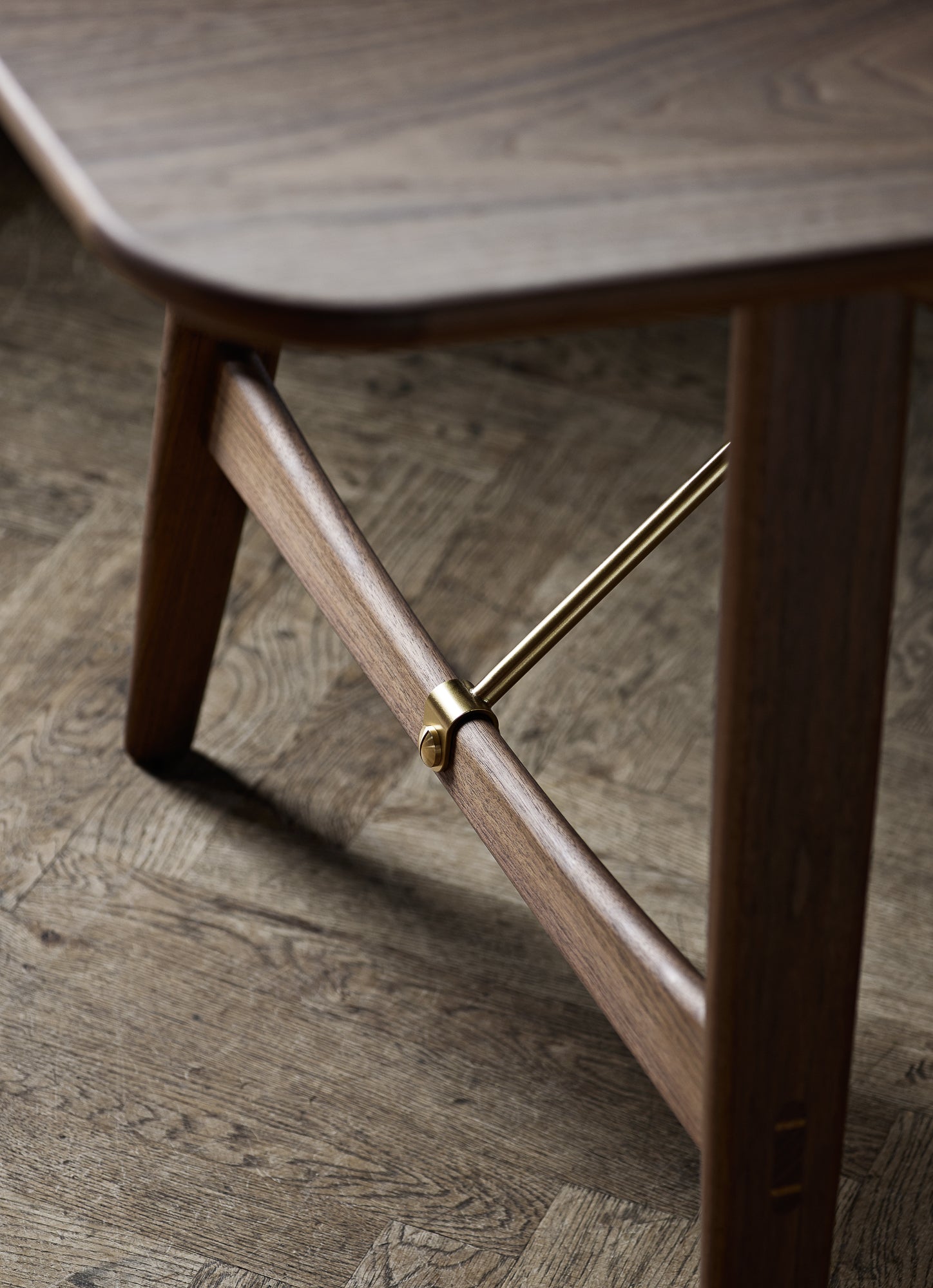 BM1160 Hunting Table