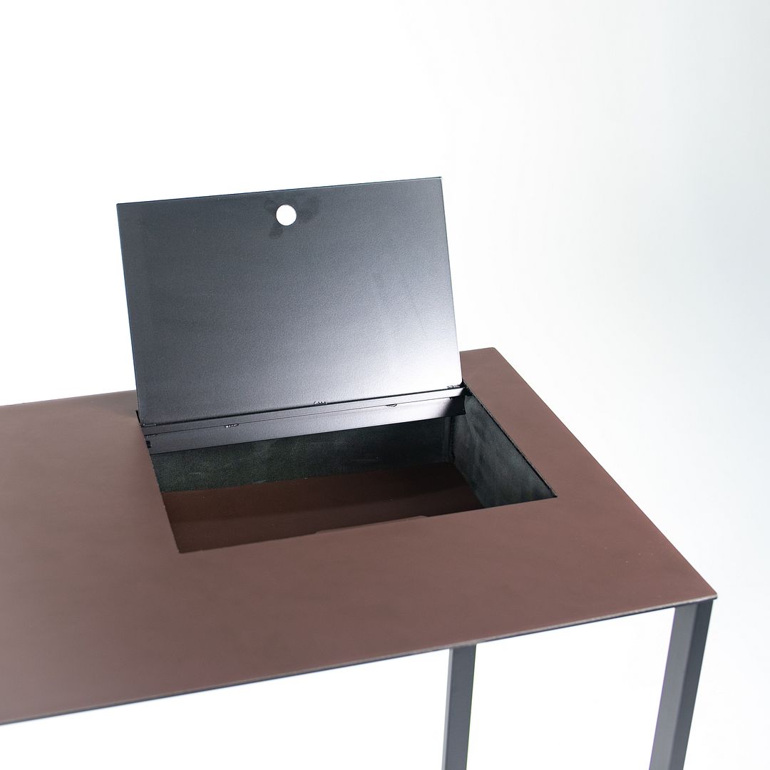 Calamo Writing Desk