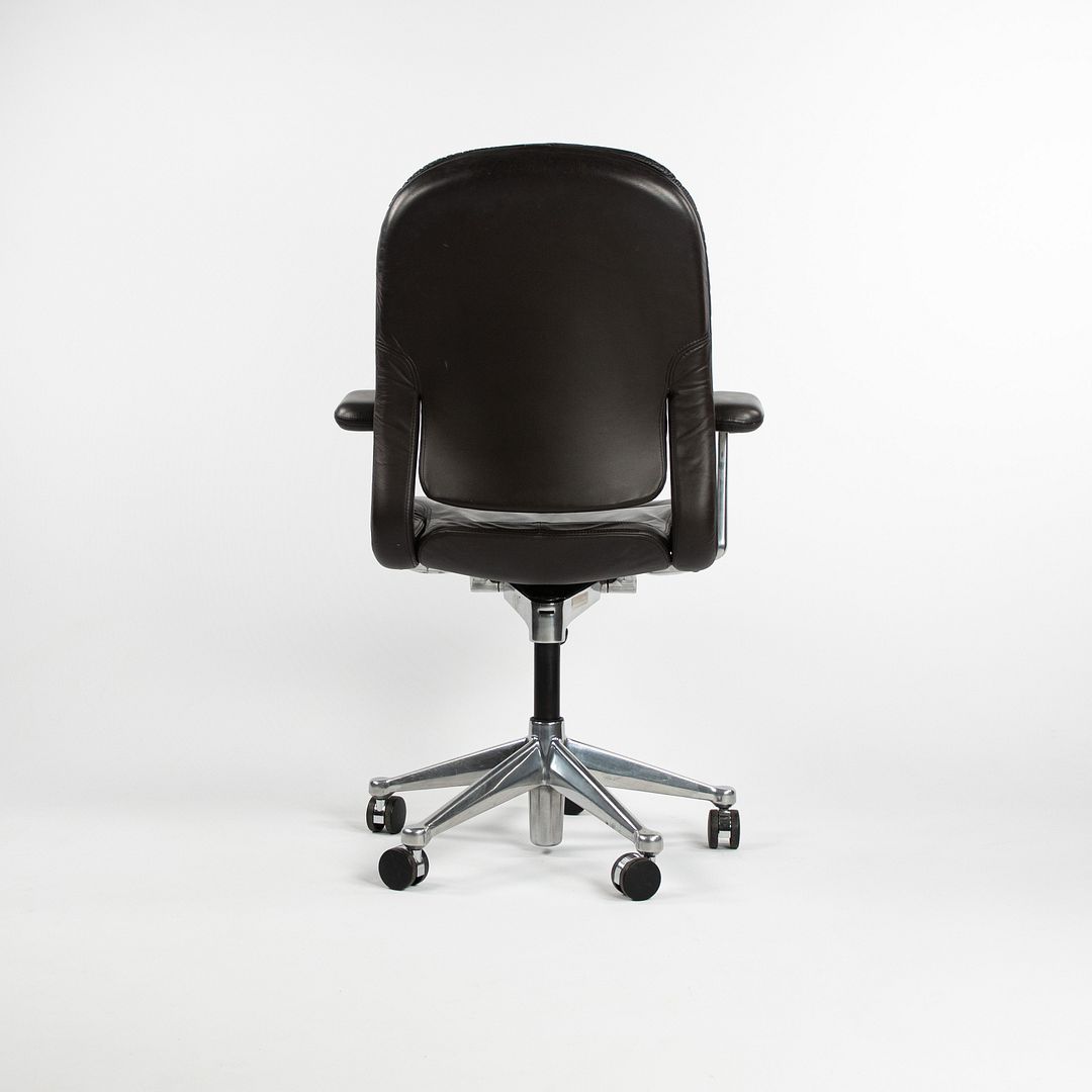 Equa Chair