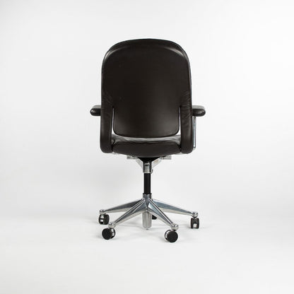 Equa Chair