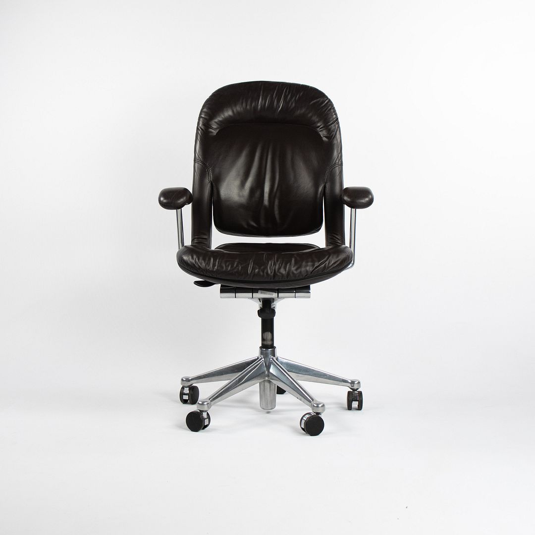 Equa Chair