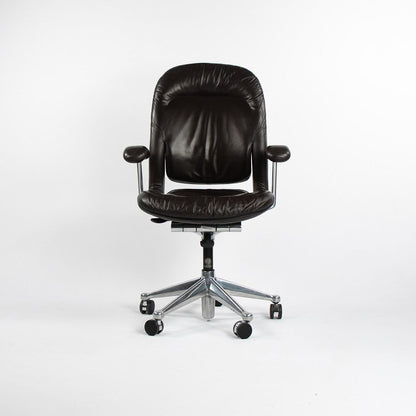 Equa Chair