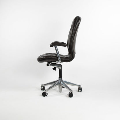 Equa Chair