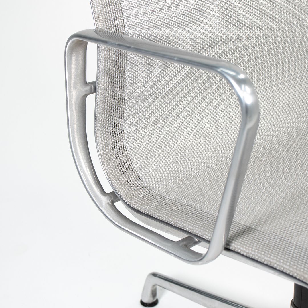 Eames Aluminum Side Chair