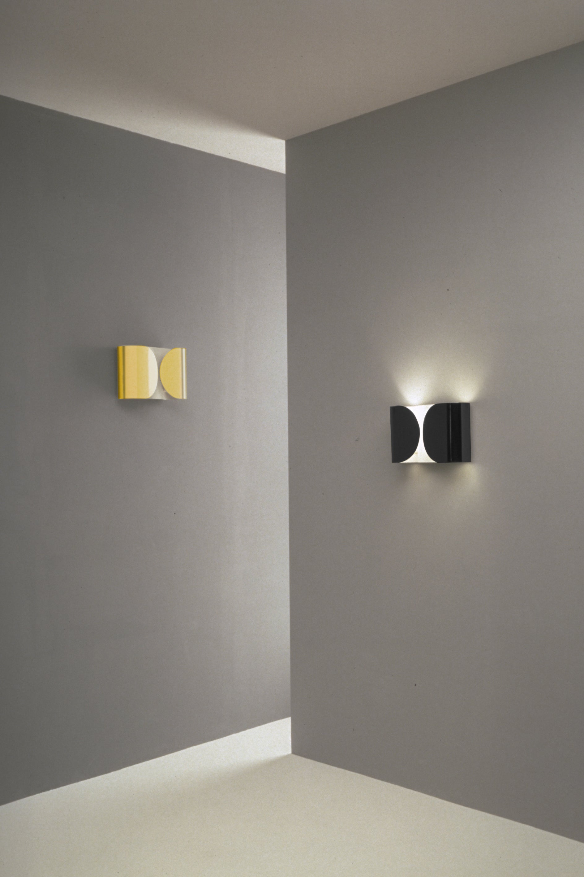 Foglio Wall Lamp
