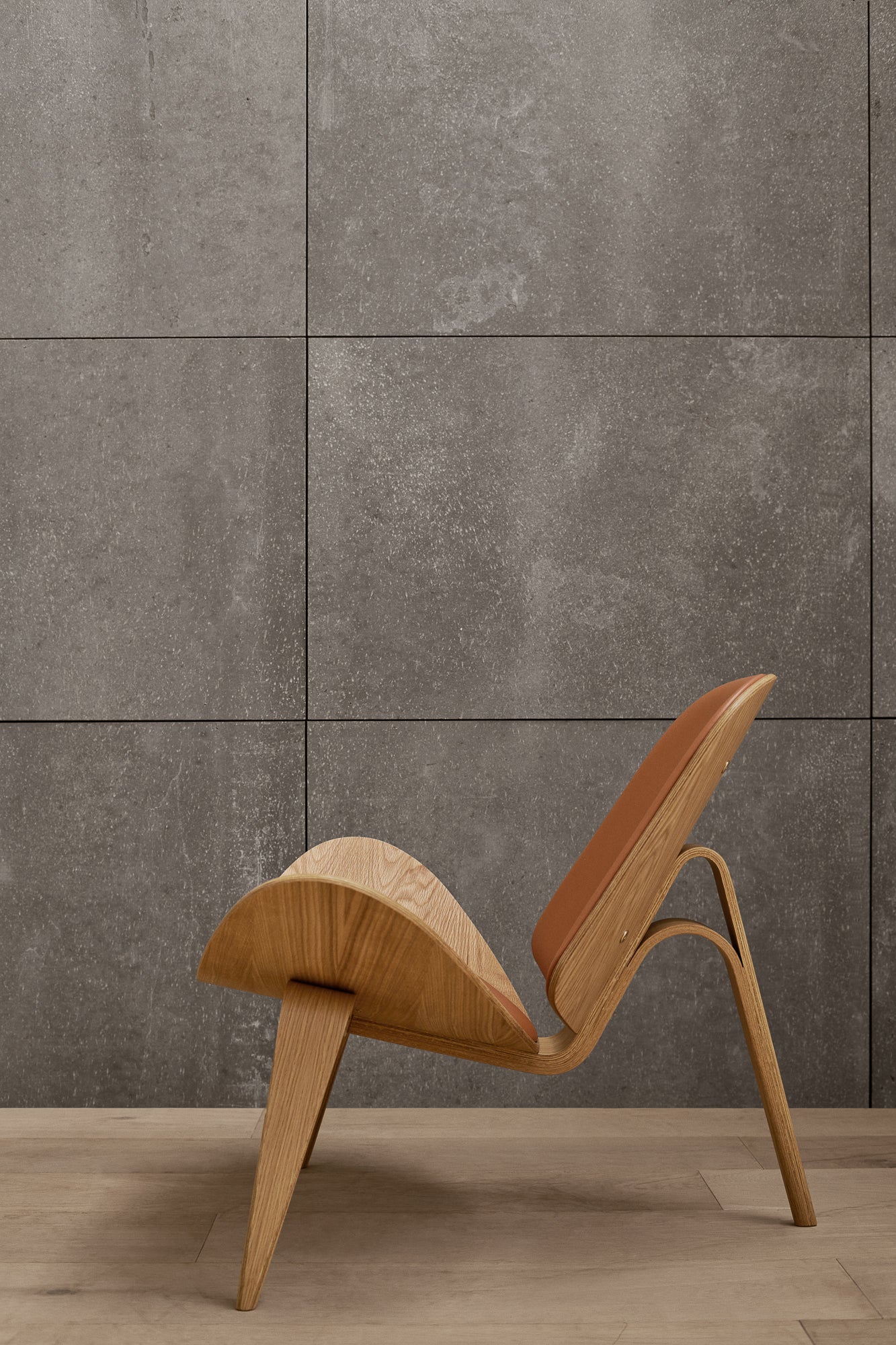 CH07 Shell Lounge Chair