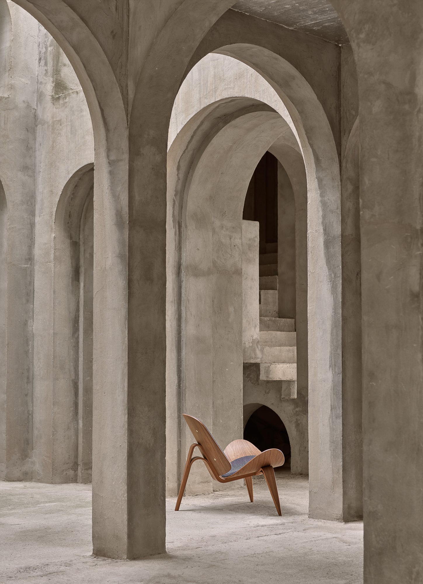 CH07 Shell Lounge Chair